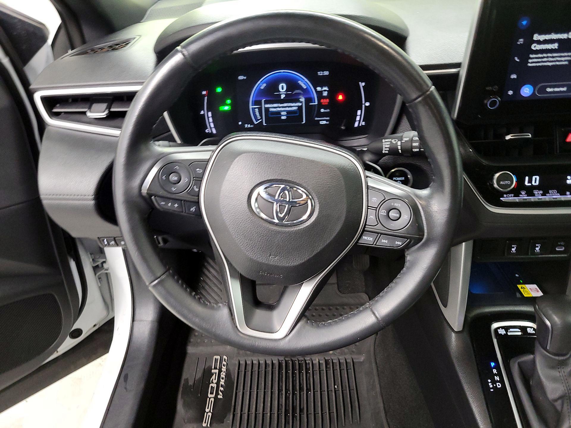 Thumbnail: 2023 Toyota Corolla Cross - 10