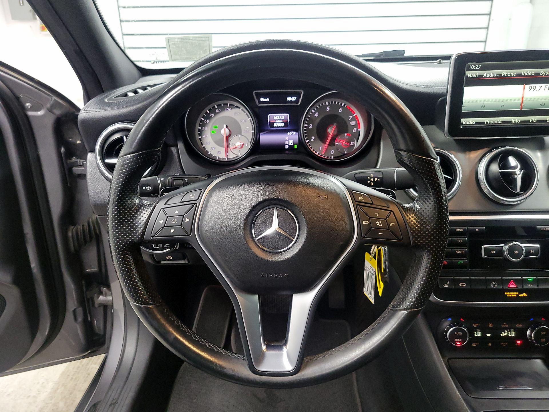 Thumbnail: 2015 Mercedes-Benz GLA - 10