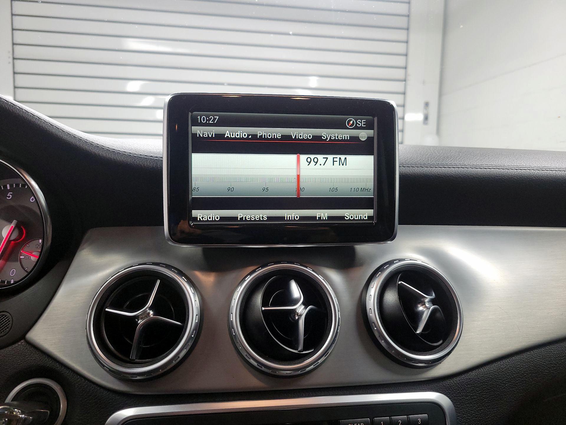 Thumbnail: 2015 Mercedes-Benz GLA - 14