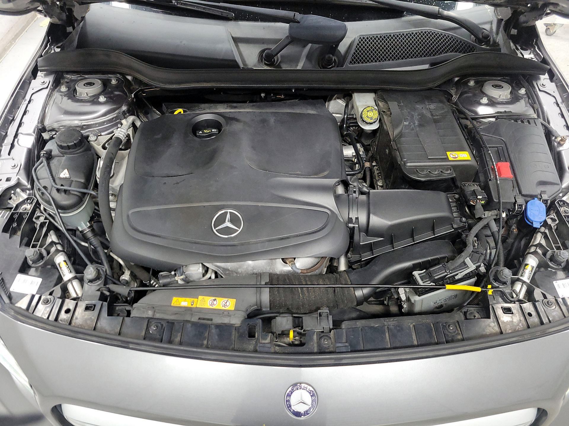 Thumbnail: 2015 Mercedes-Benz GLA - 19