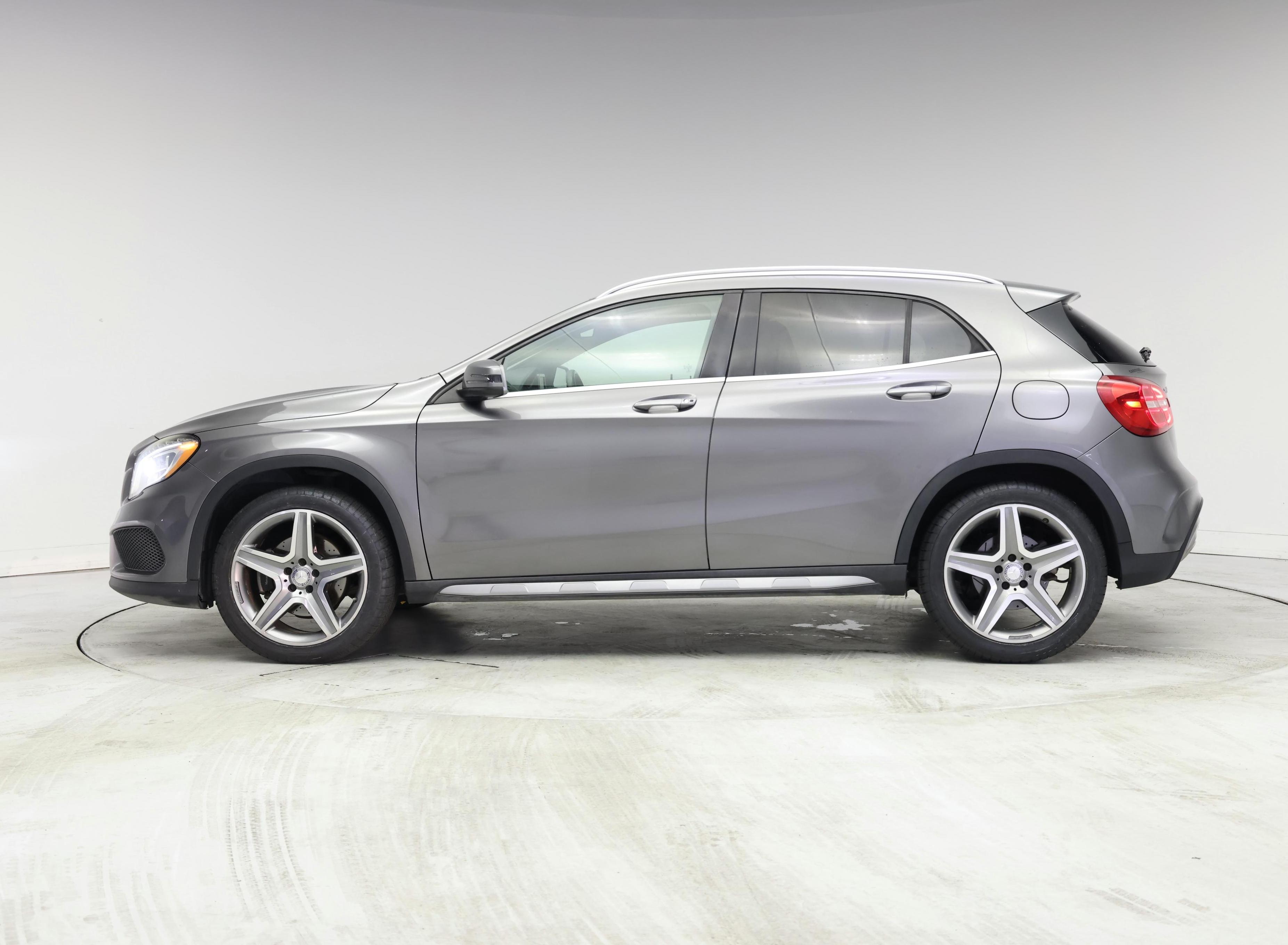 Thumbnail: 2015 Mercedes-Benz GLA - 3