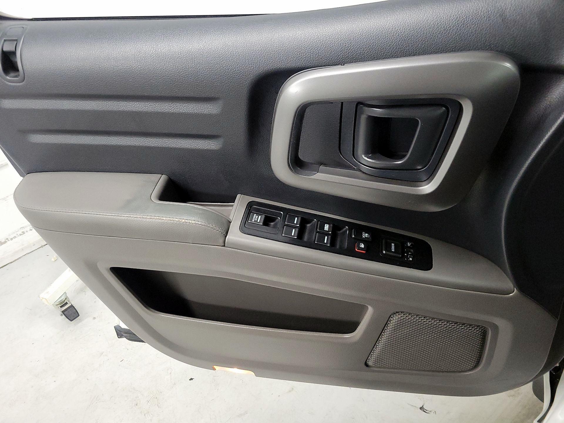 Thumbnail: 2014 Honda Ridgeline - 12