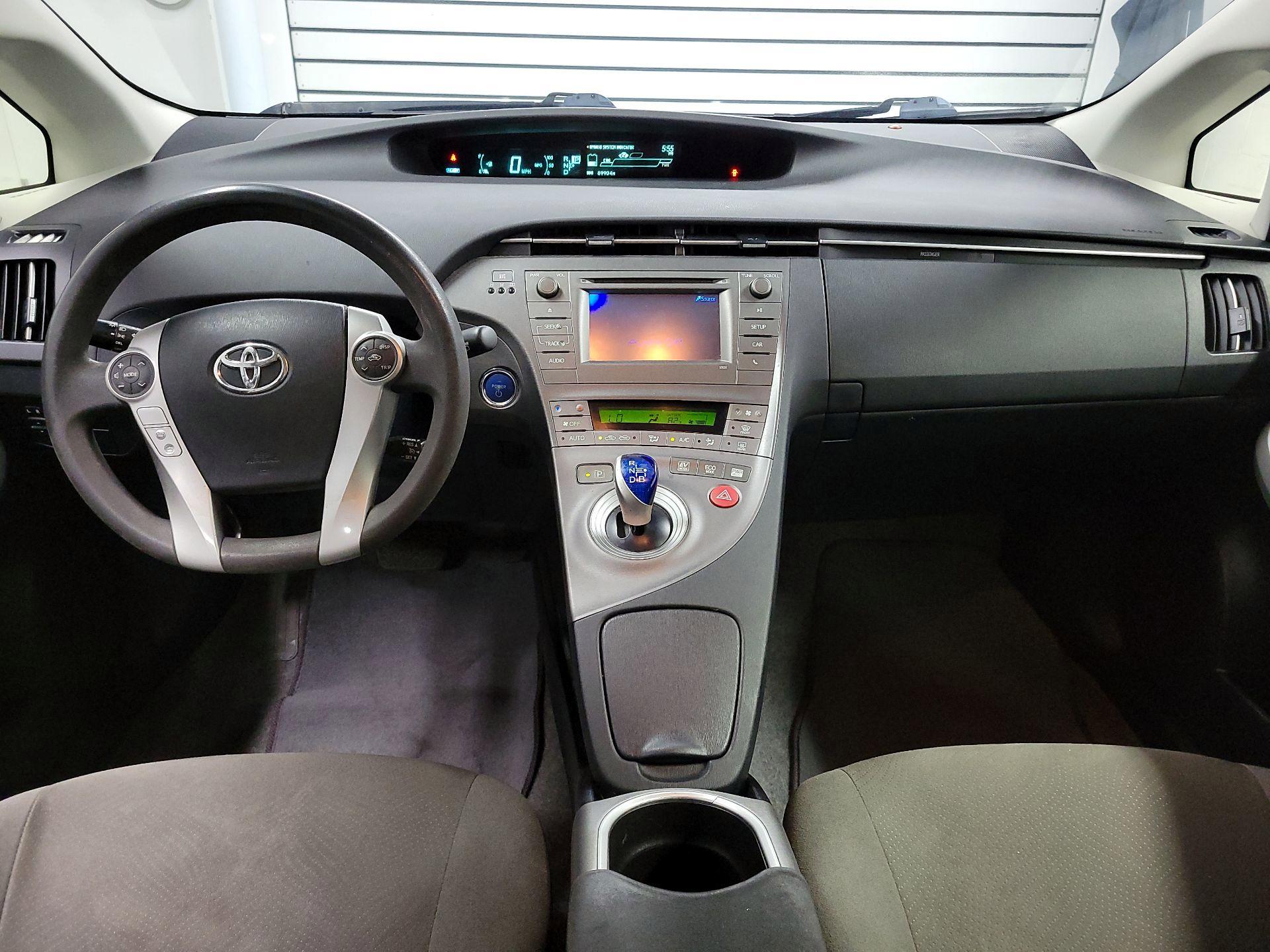 Thumbnail: 2015 Toyota Prius - 9