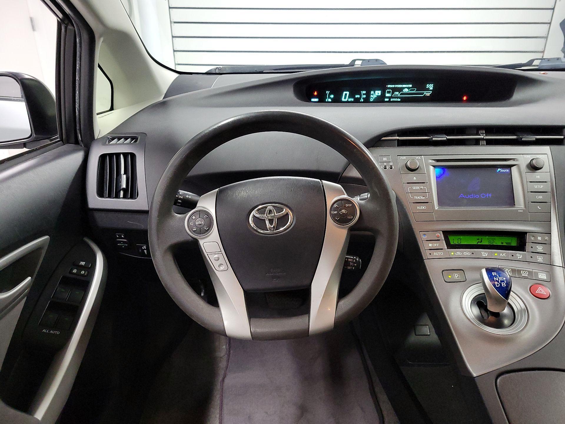 Thumbnail: 2015 Toyota Prius - 10