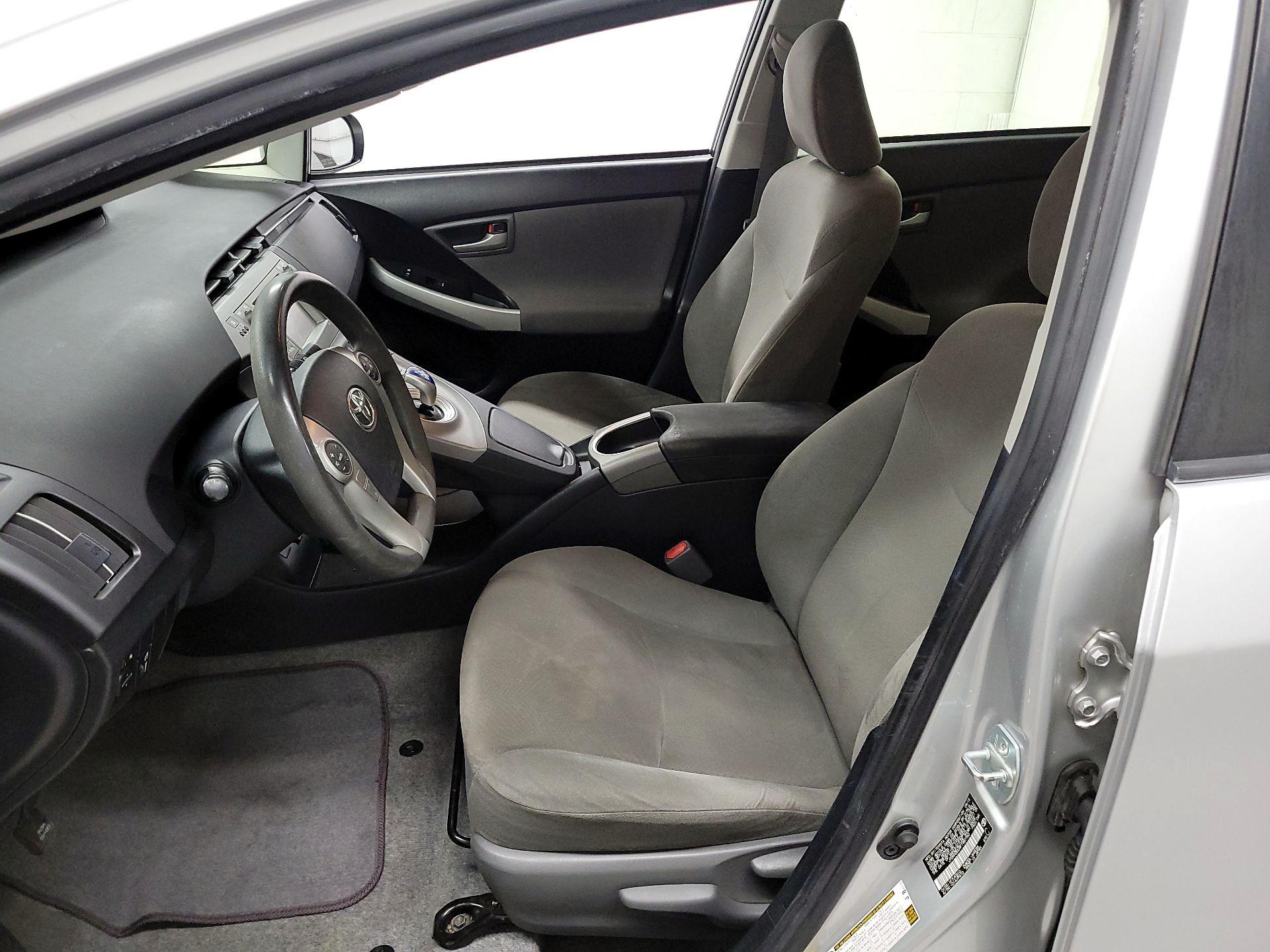 Thumbnail: 2015 Toyota Prius - 11
