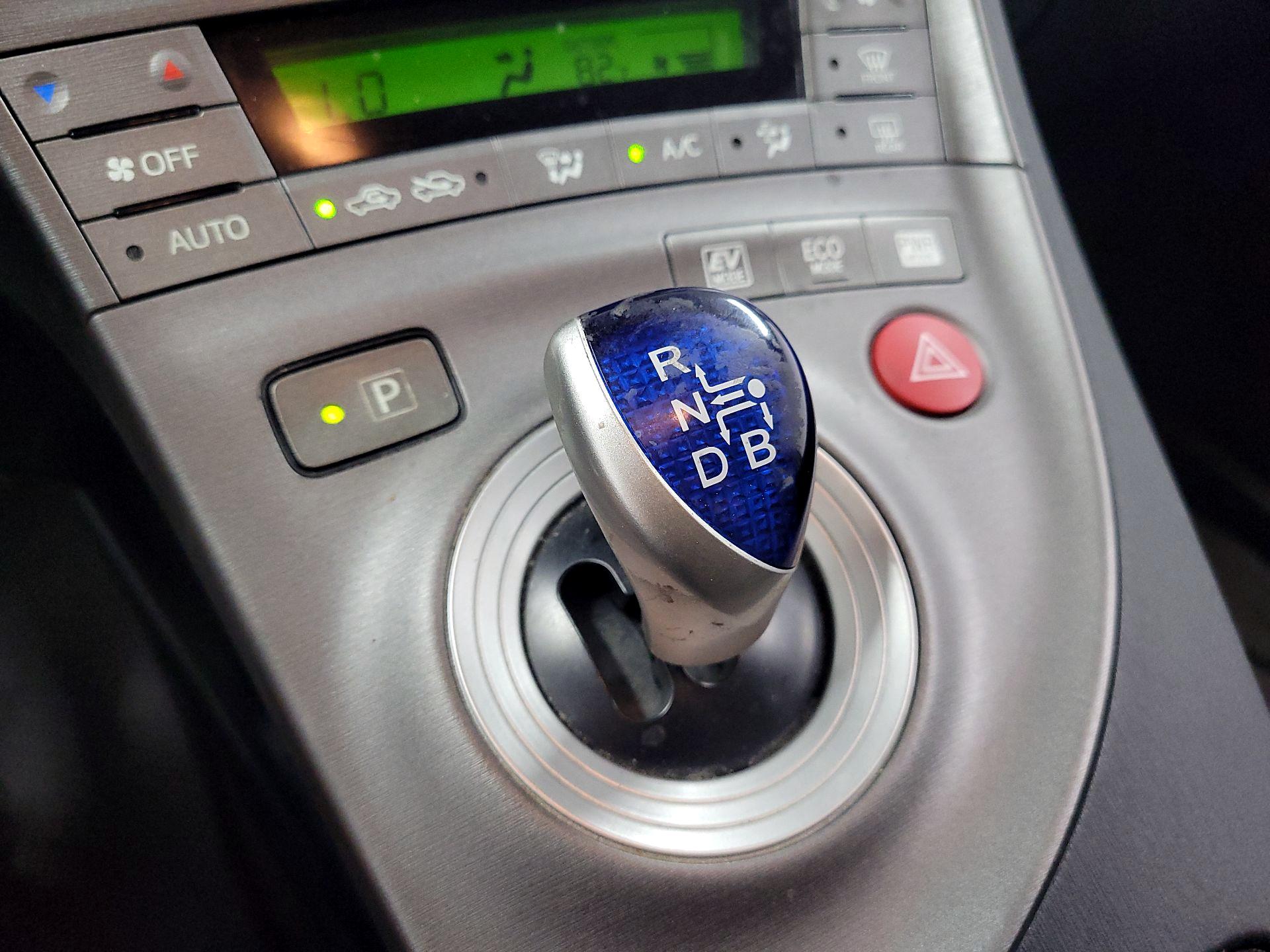 Thumbnail: 2015 Toyota Prius - 15