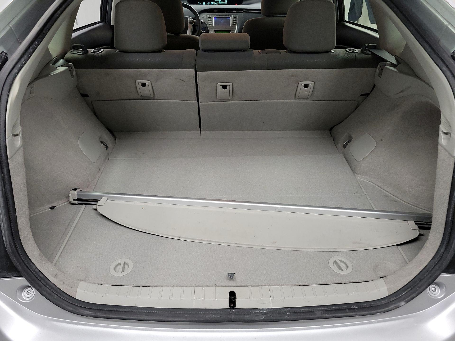 Thumbnail: 2015 Toyota Prius - 17