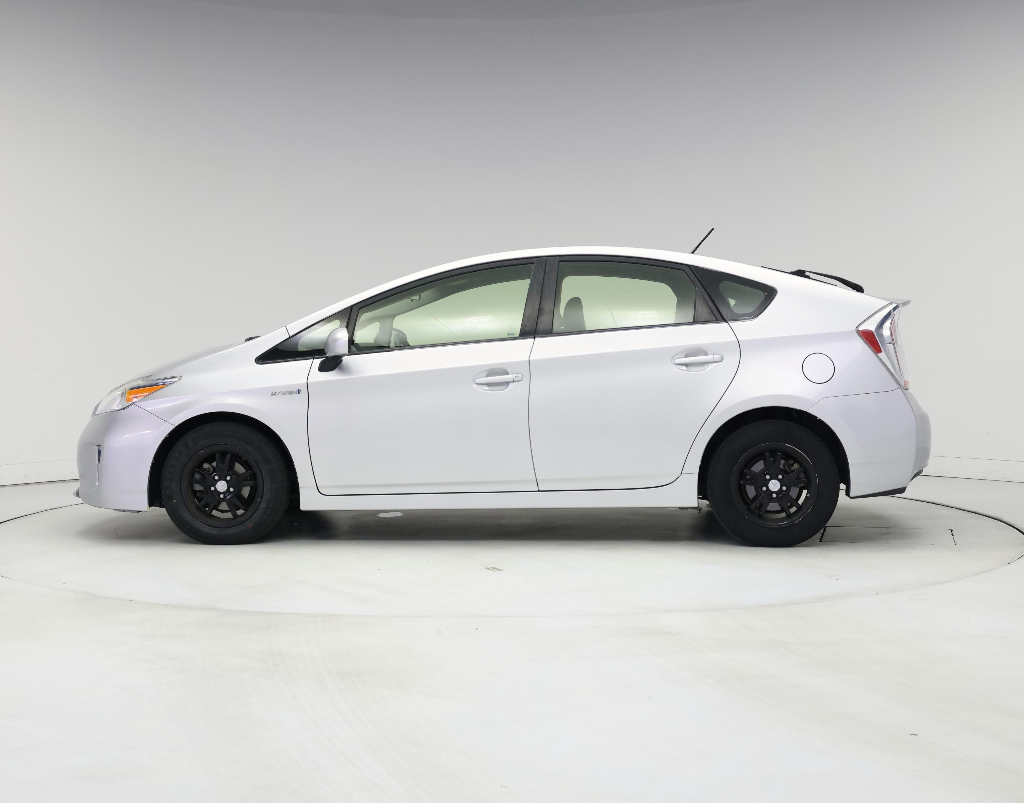 Thumbnail: 2015 Toyota Prius - 3
