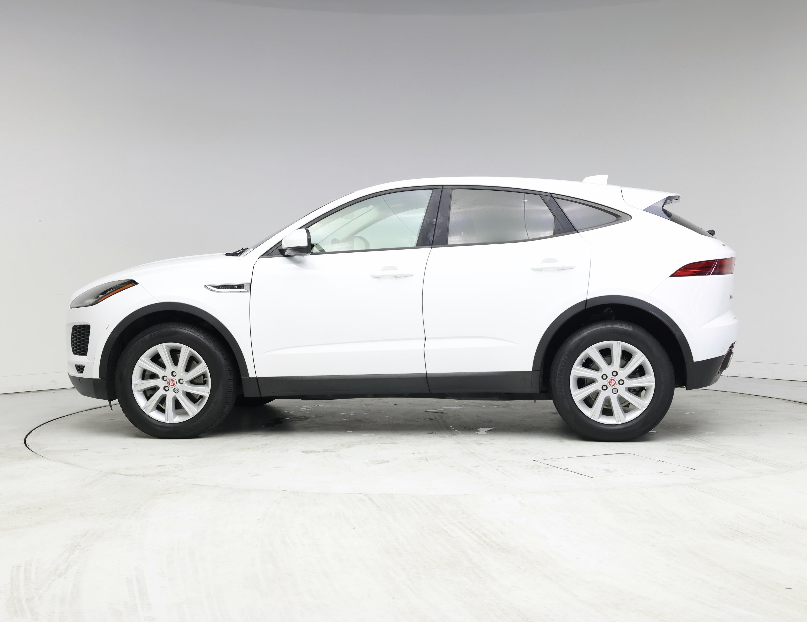 Thumbnail: 2019 Jaguar E-Pace - 3
