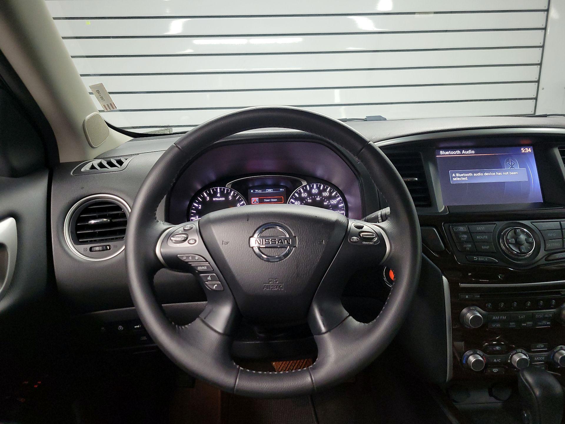 Thumbnail: 2014 Nissan Pathfinder - 10