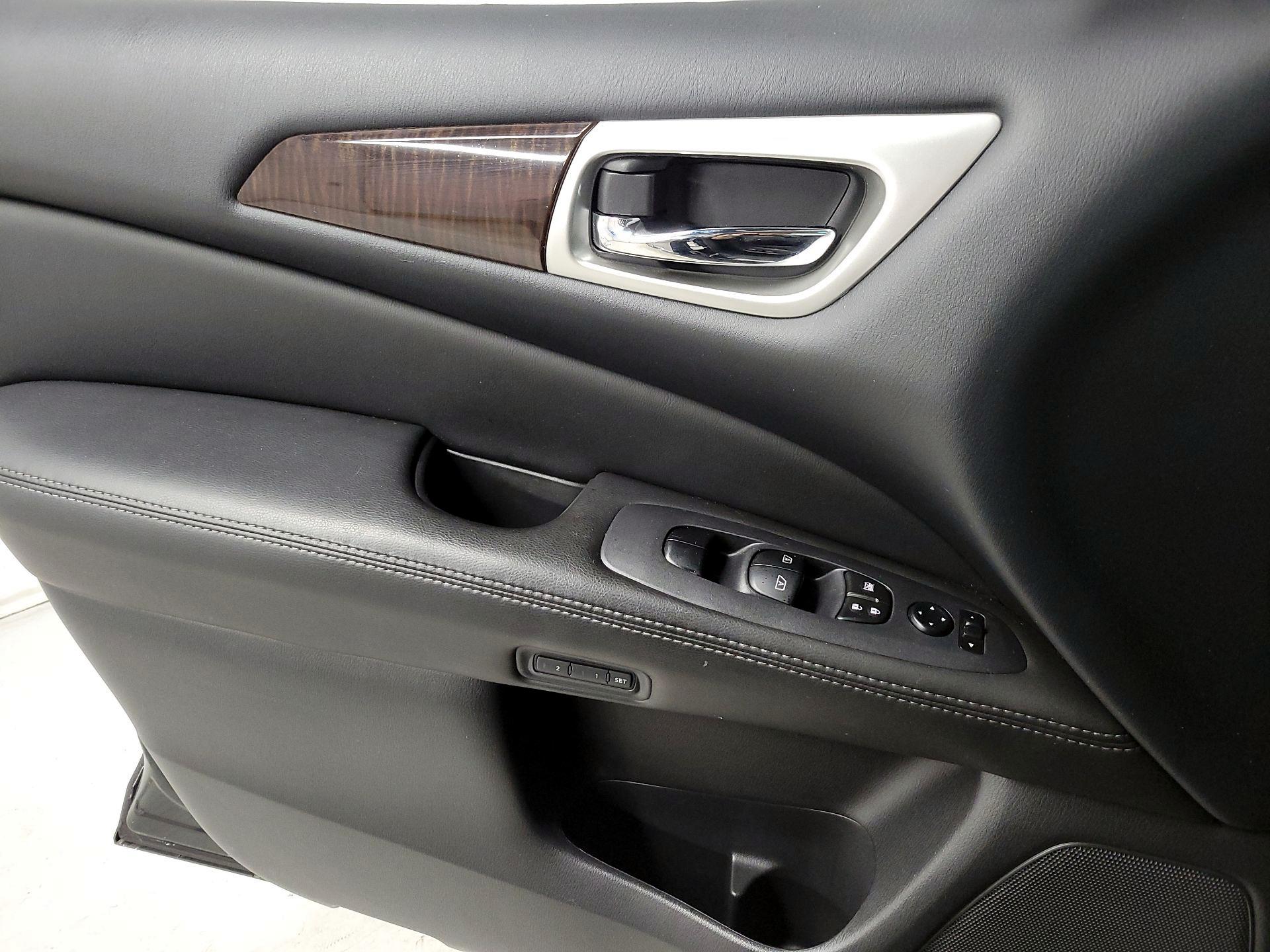 Thumbnail: 2014 Nissan Pathfinder - 12