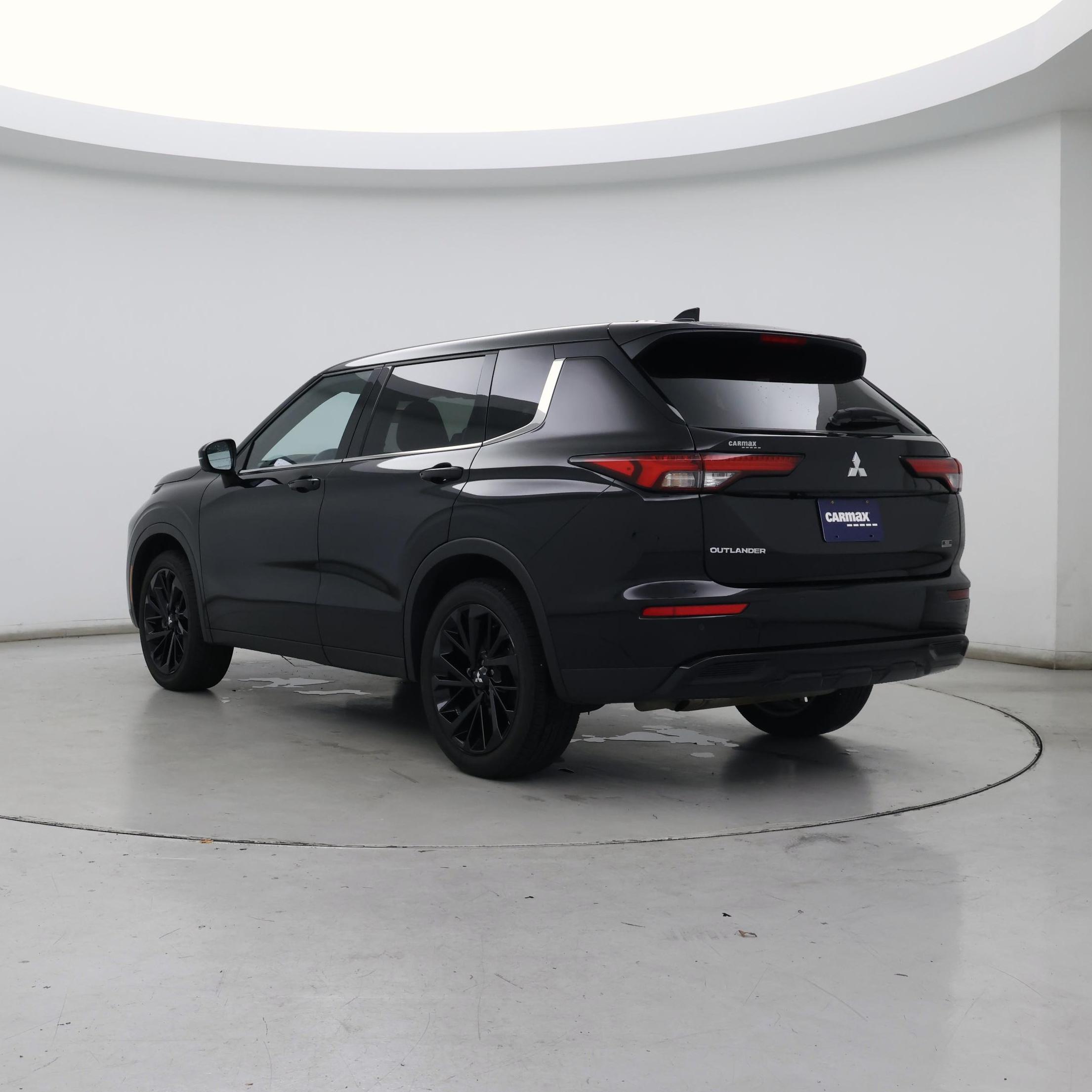 Thumbnail: 2024 Mitsubishi Outlander - 2
