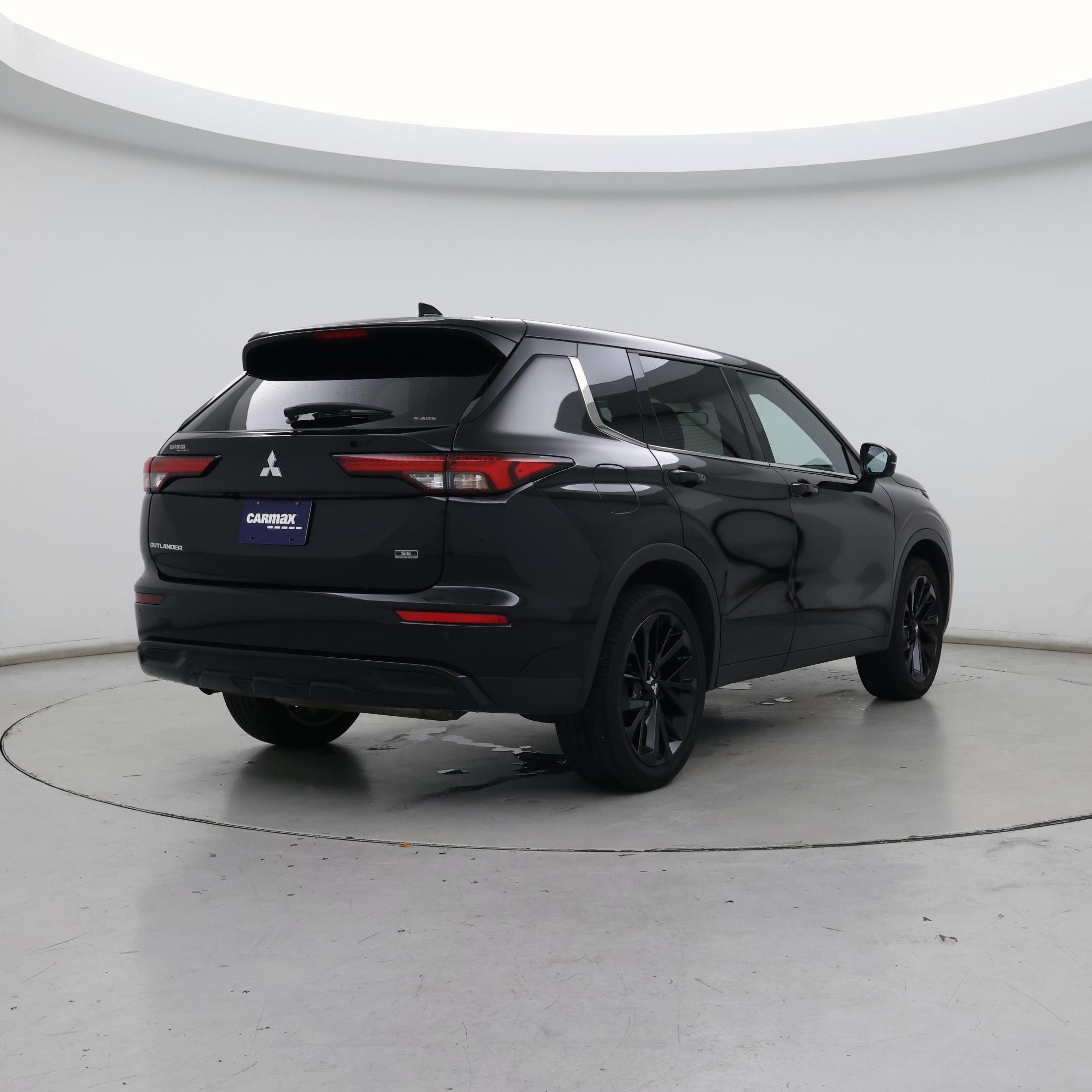 Thumbnail: 2024 Mitsubishi Outlander - 8