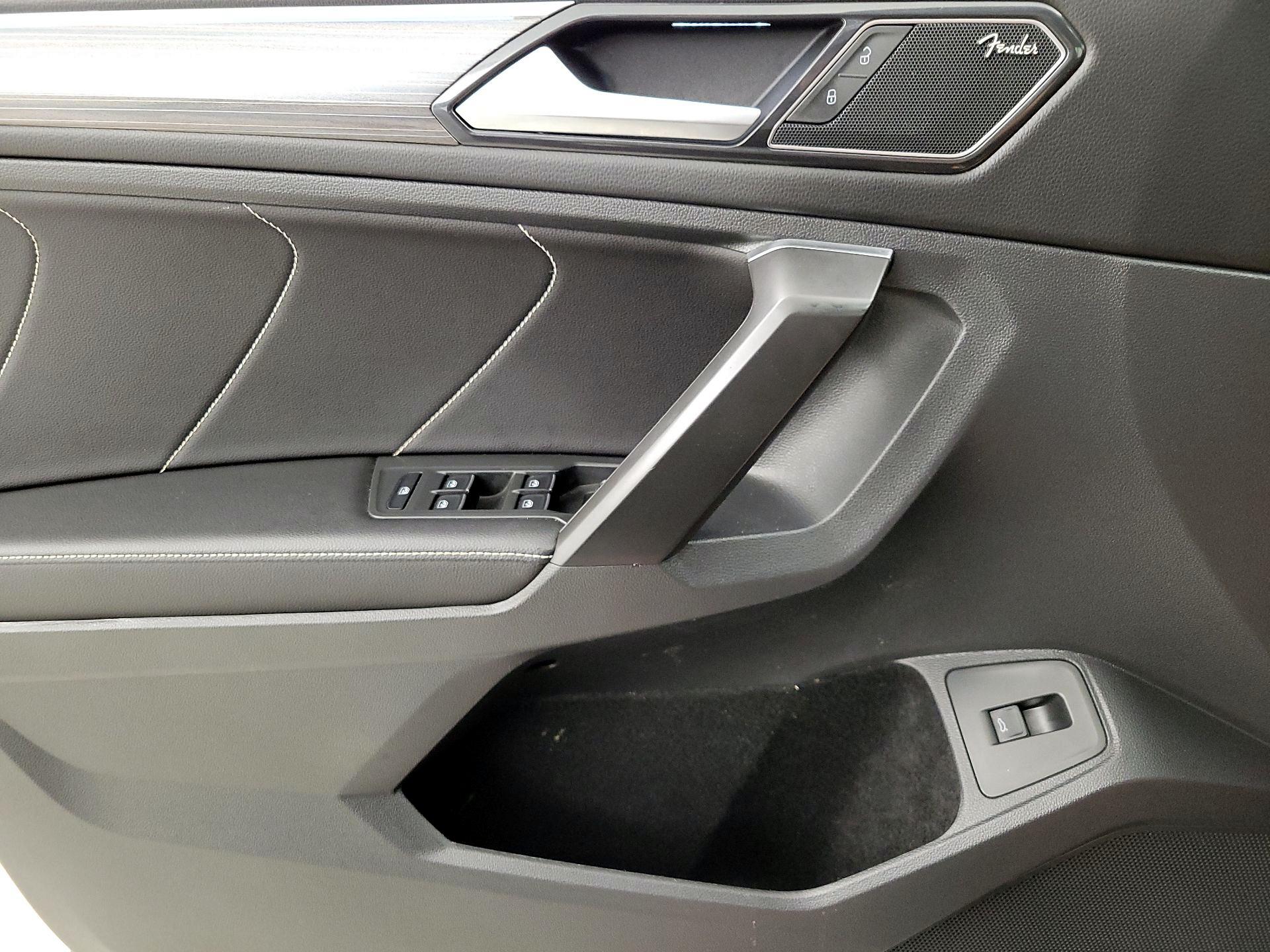 Thumbnail: 2022 Volkswagen Tiguan - 12