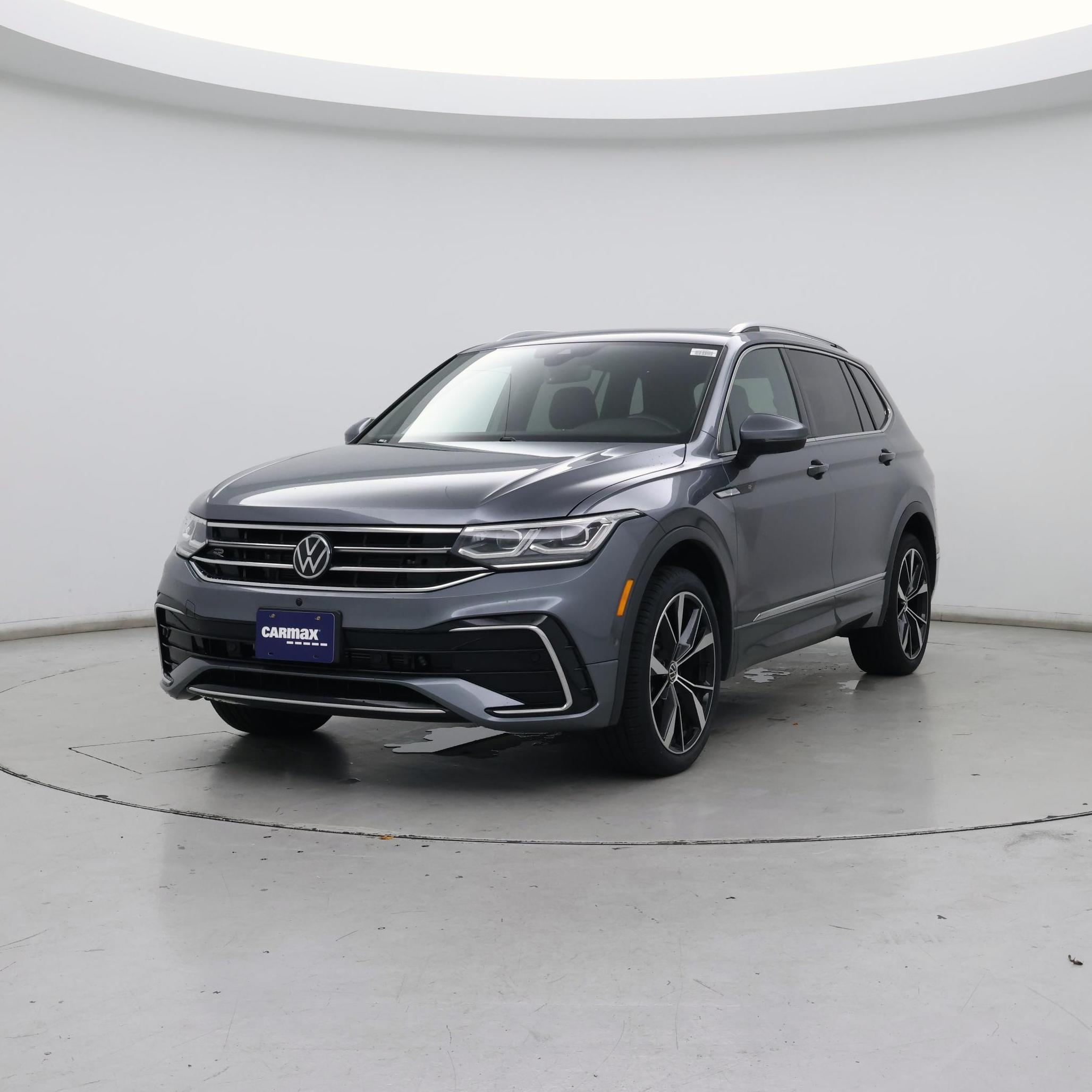 Thumbnail: 2022 Volkswagen Tiguan - 4