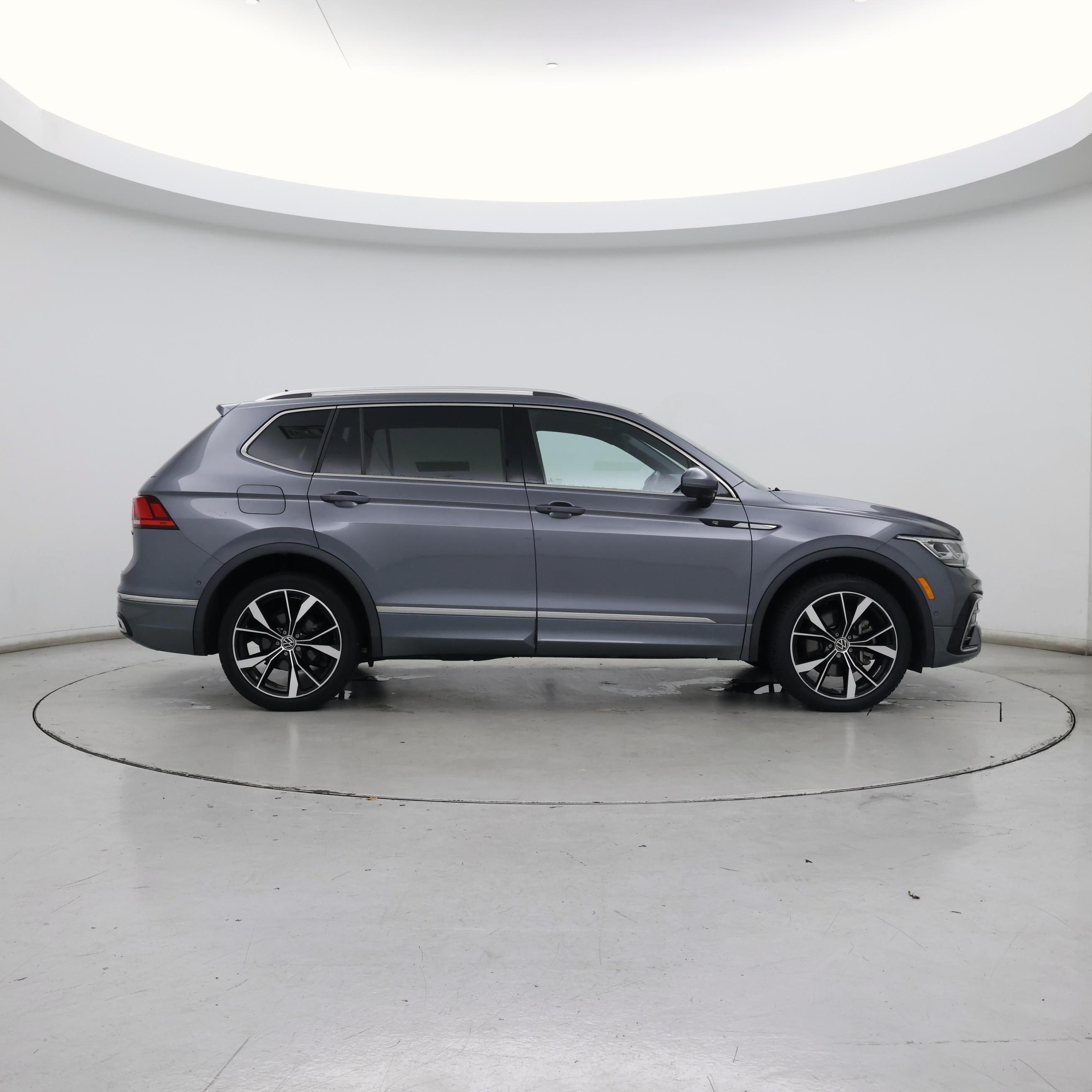 Thumbnail: 2022 Volkswagen Tiguan - 7