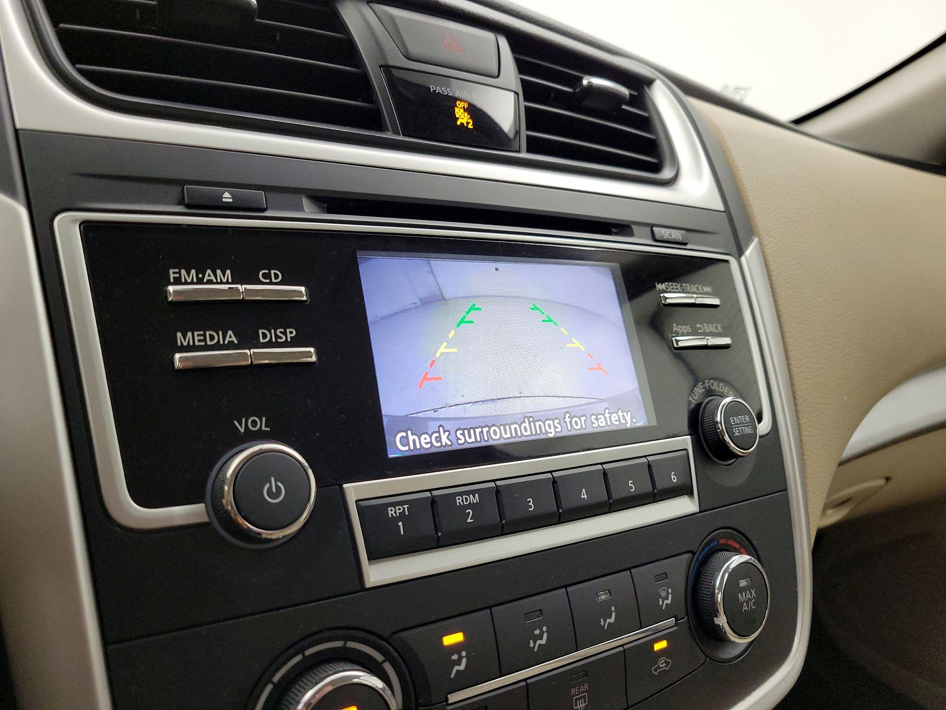 Thumbnail: 2016 Nissan Altima - 14