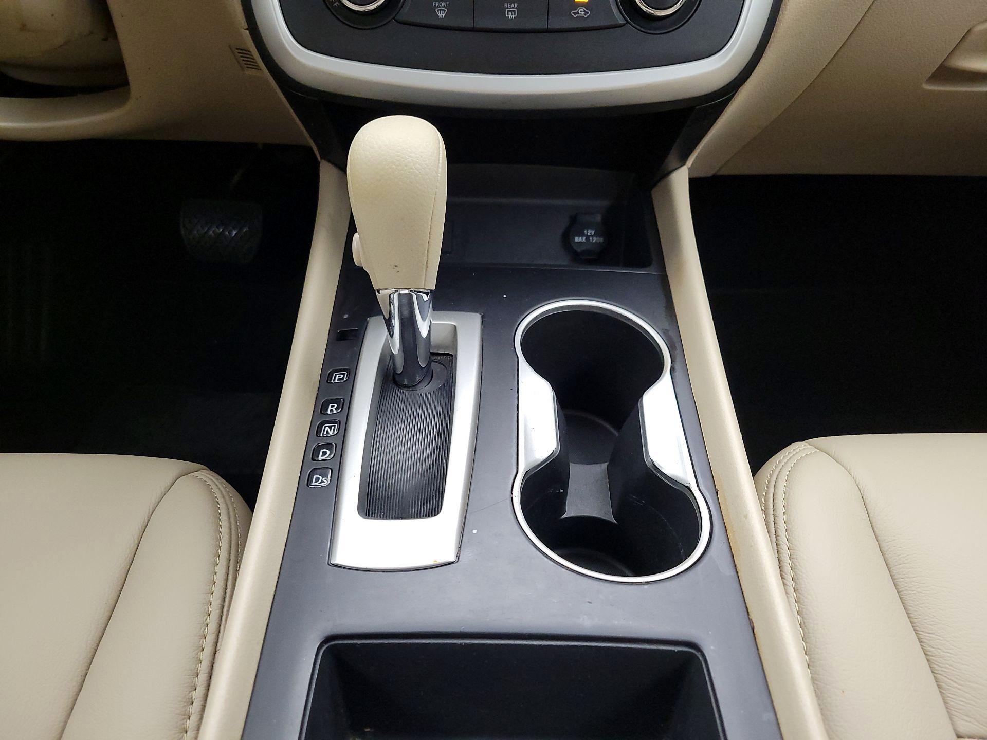 Thumbnail: 2016 Nissan Altima - 17