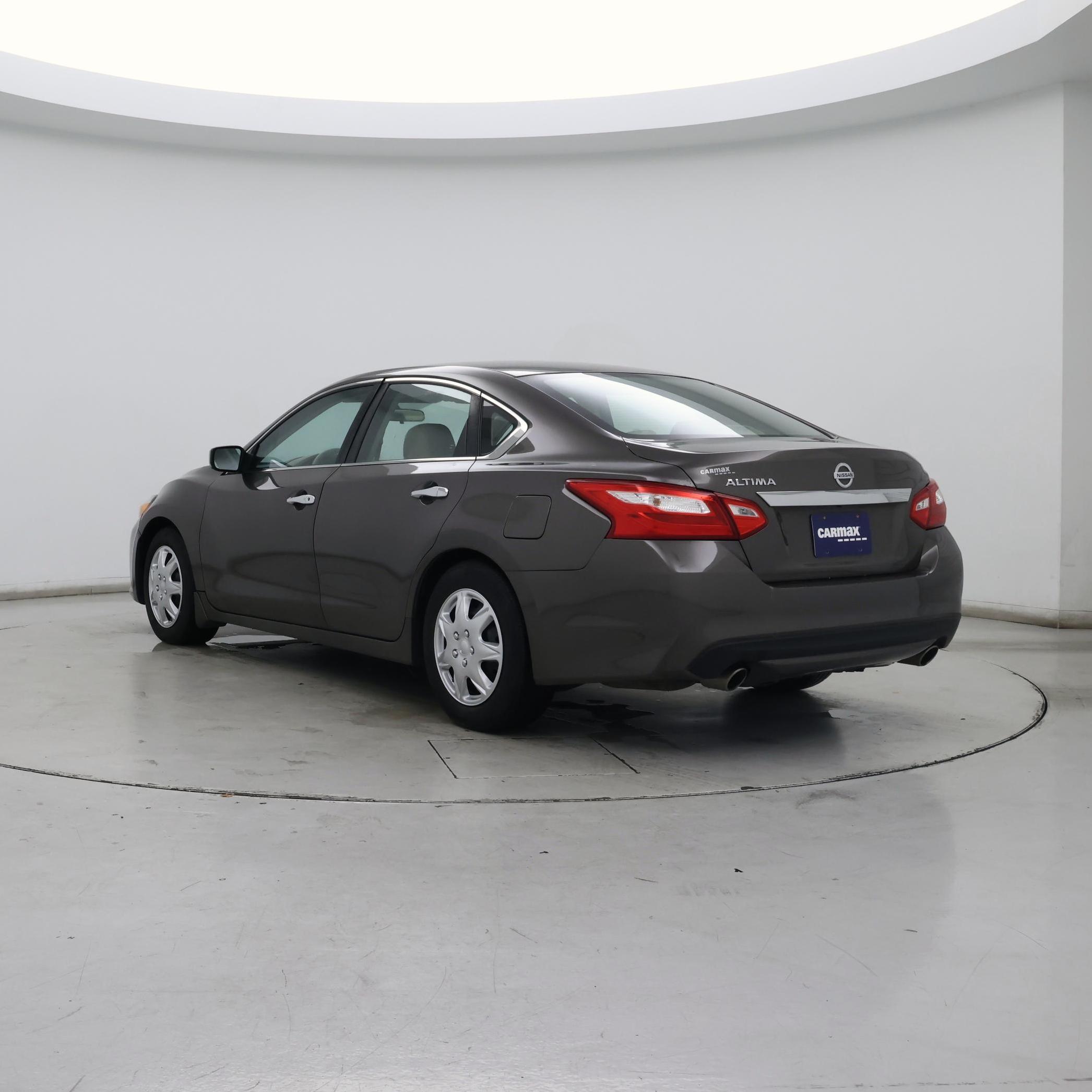 Thumbnail: 2016 Nissan Altima - 2