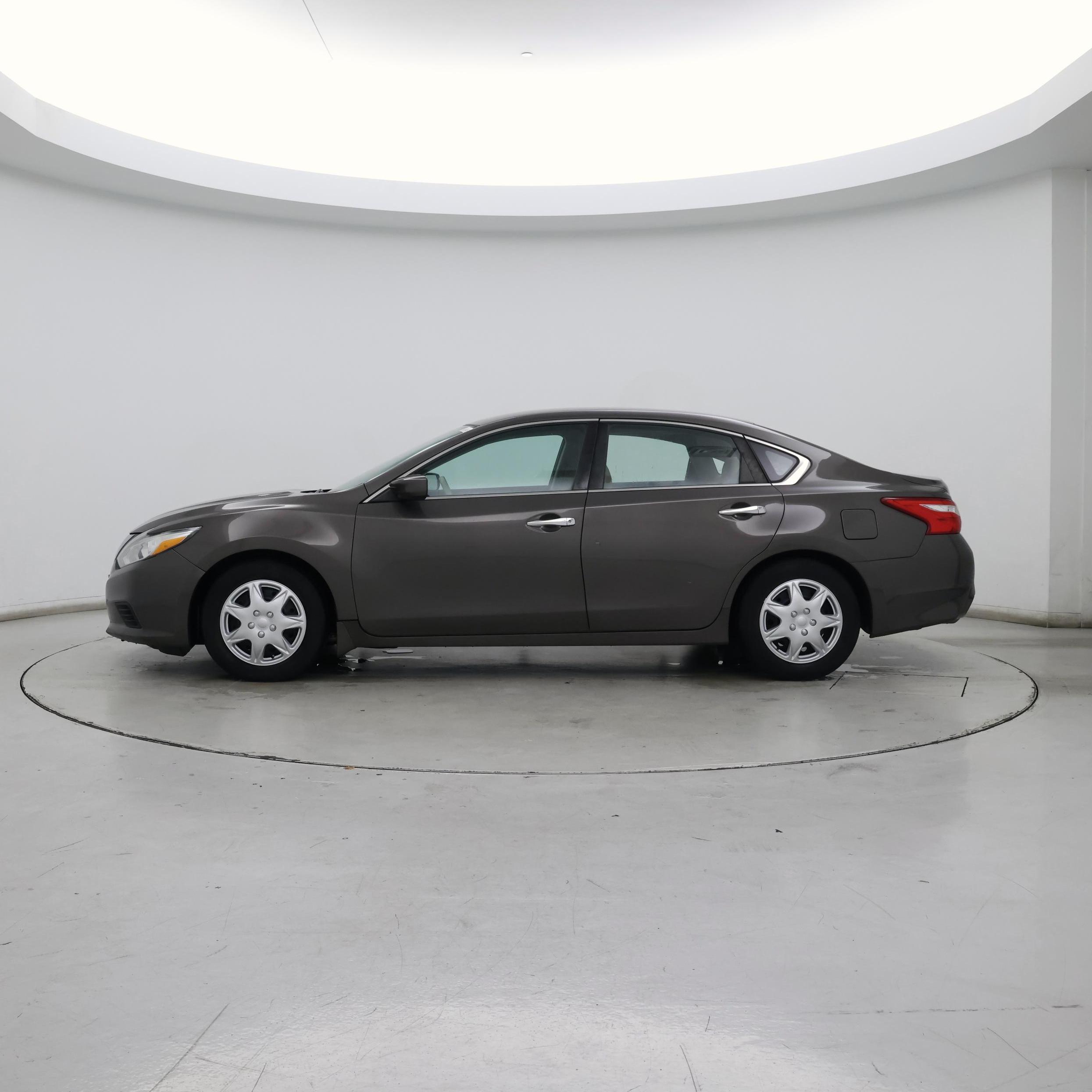 Thumbnail: 2016 Nissan Altima - 3