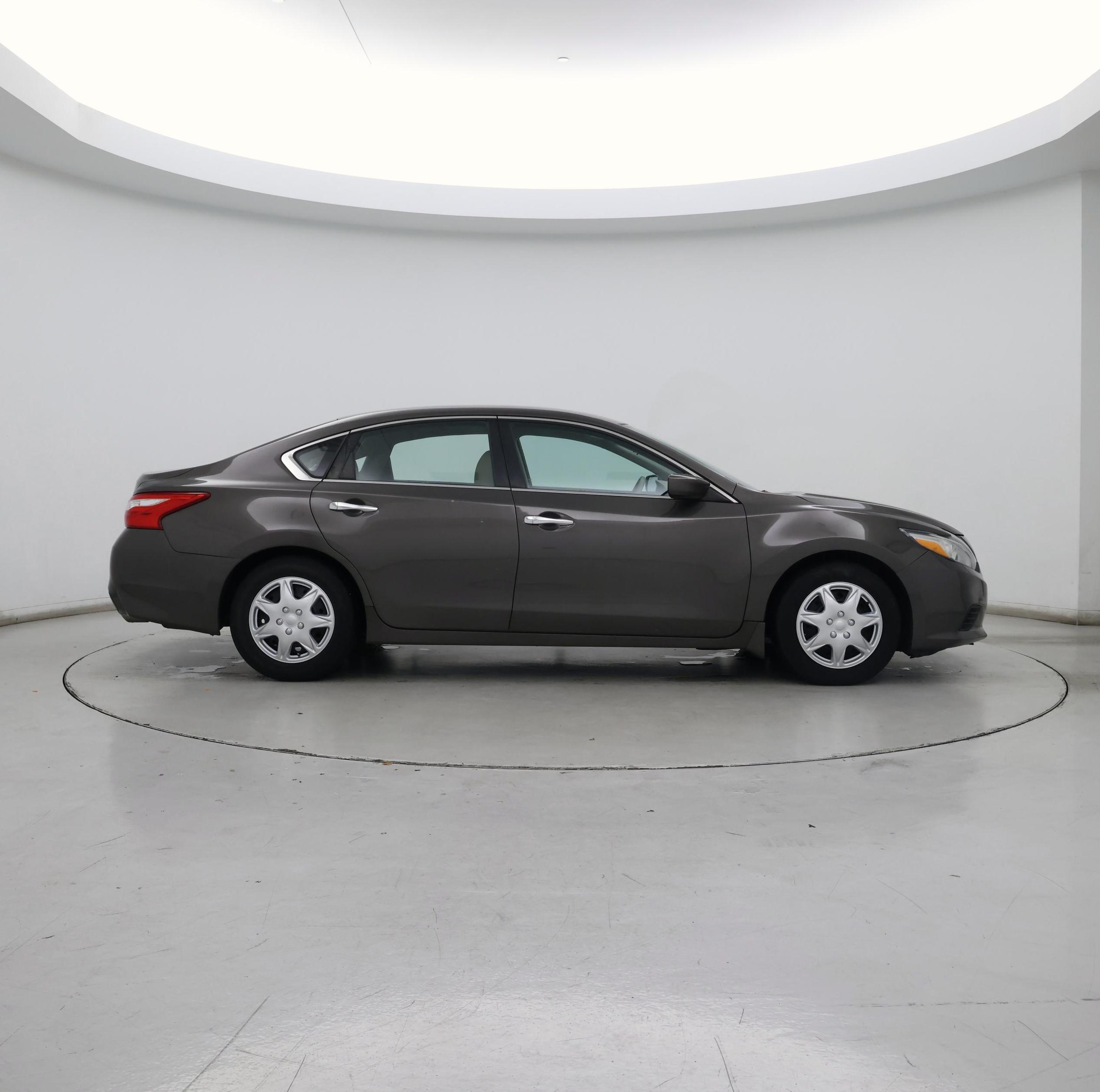 Thumbnail: 2016 Nissan Altima - 7