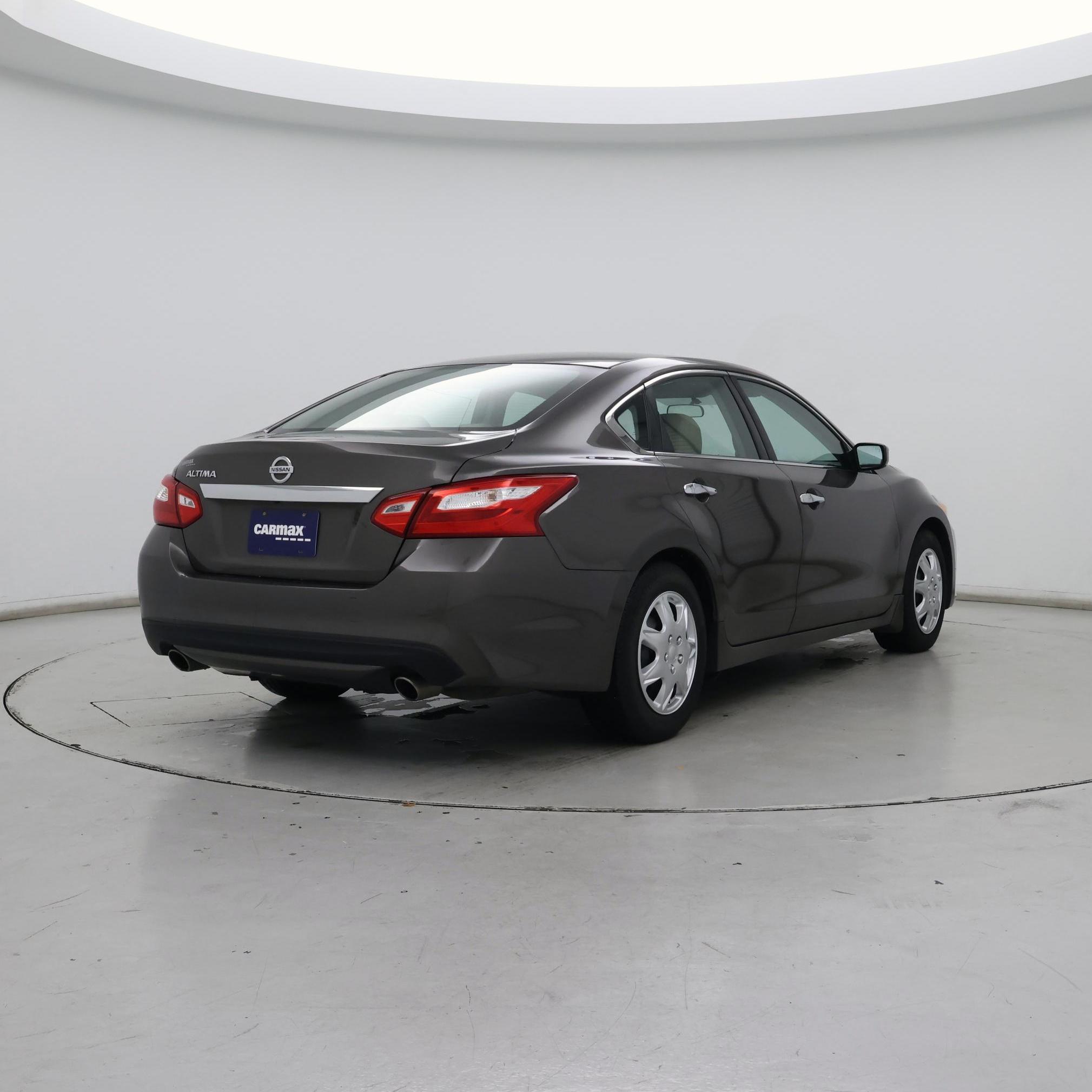 Thumbnail: 2016 Nissan Altima - 8