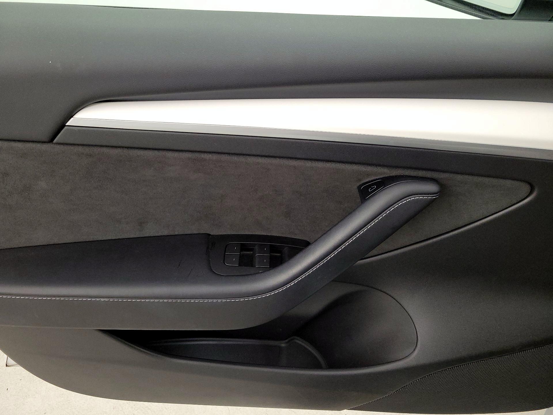 Thumbnail: 2022 Tesla Model 3 - 12