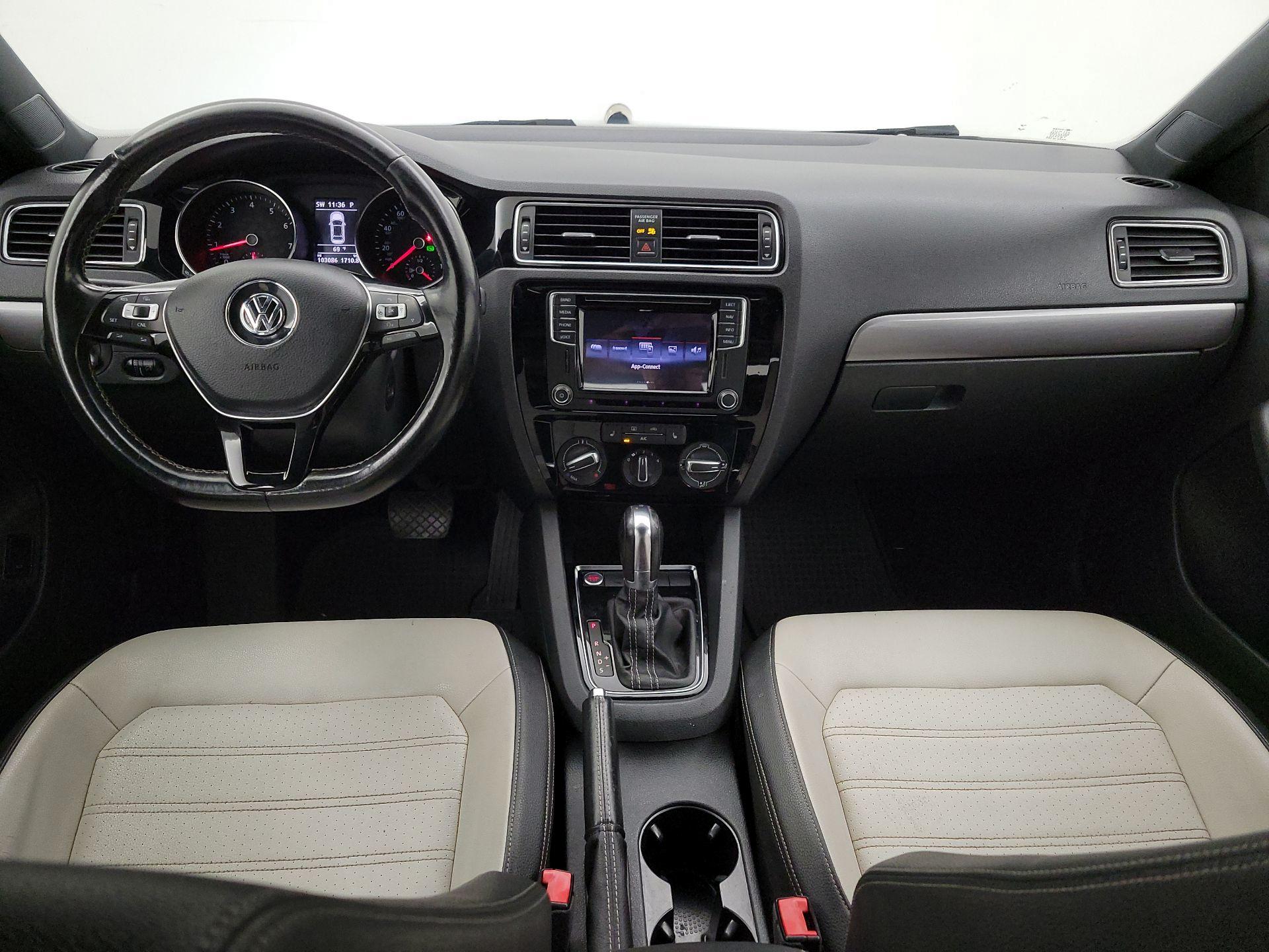 Thumbnail: 2016 Volkswagen Jetta - 9