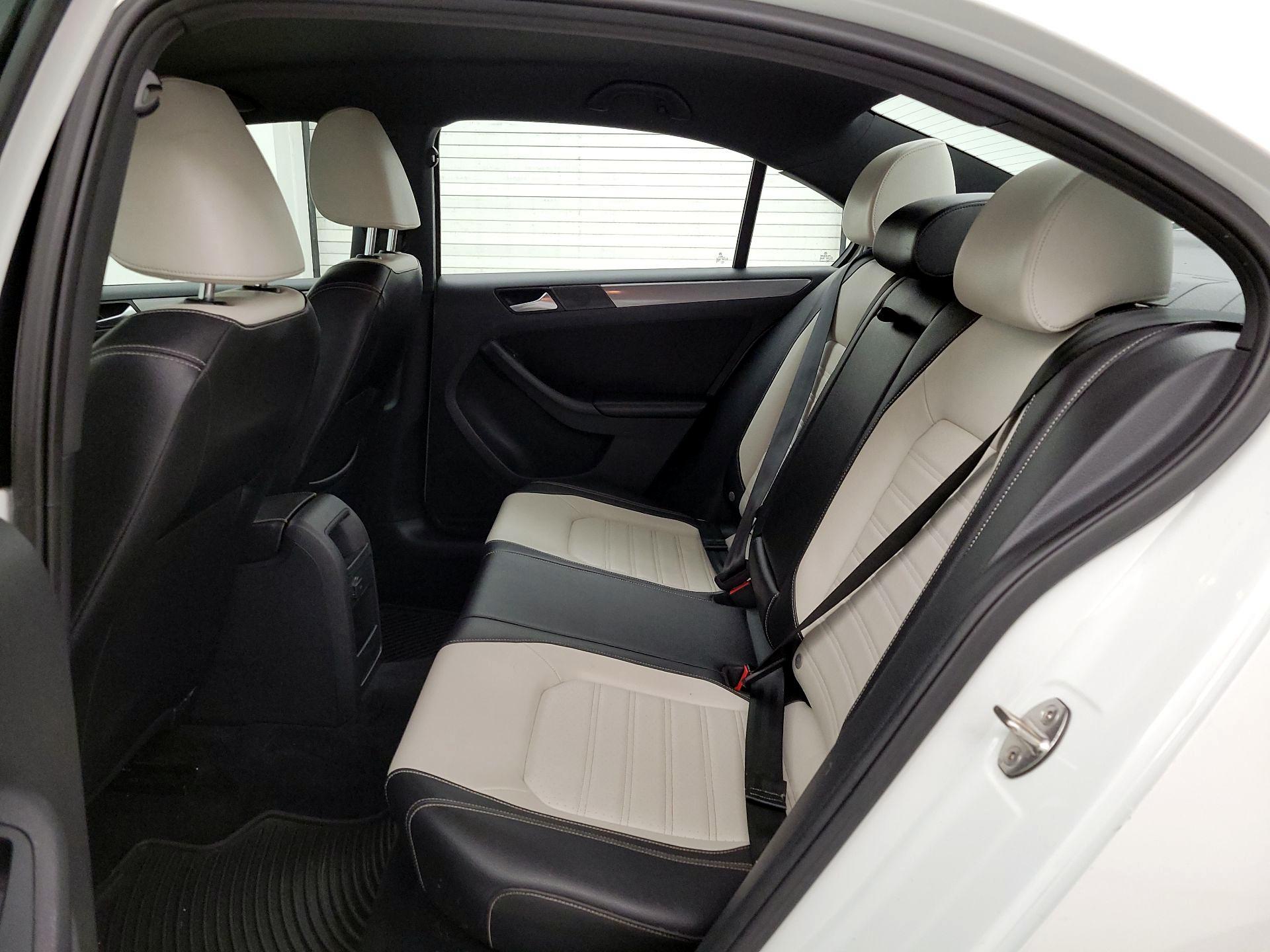 Thumbnail: 2016 Volkswagen Jetta - 20