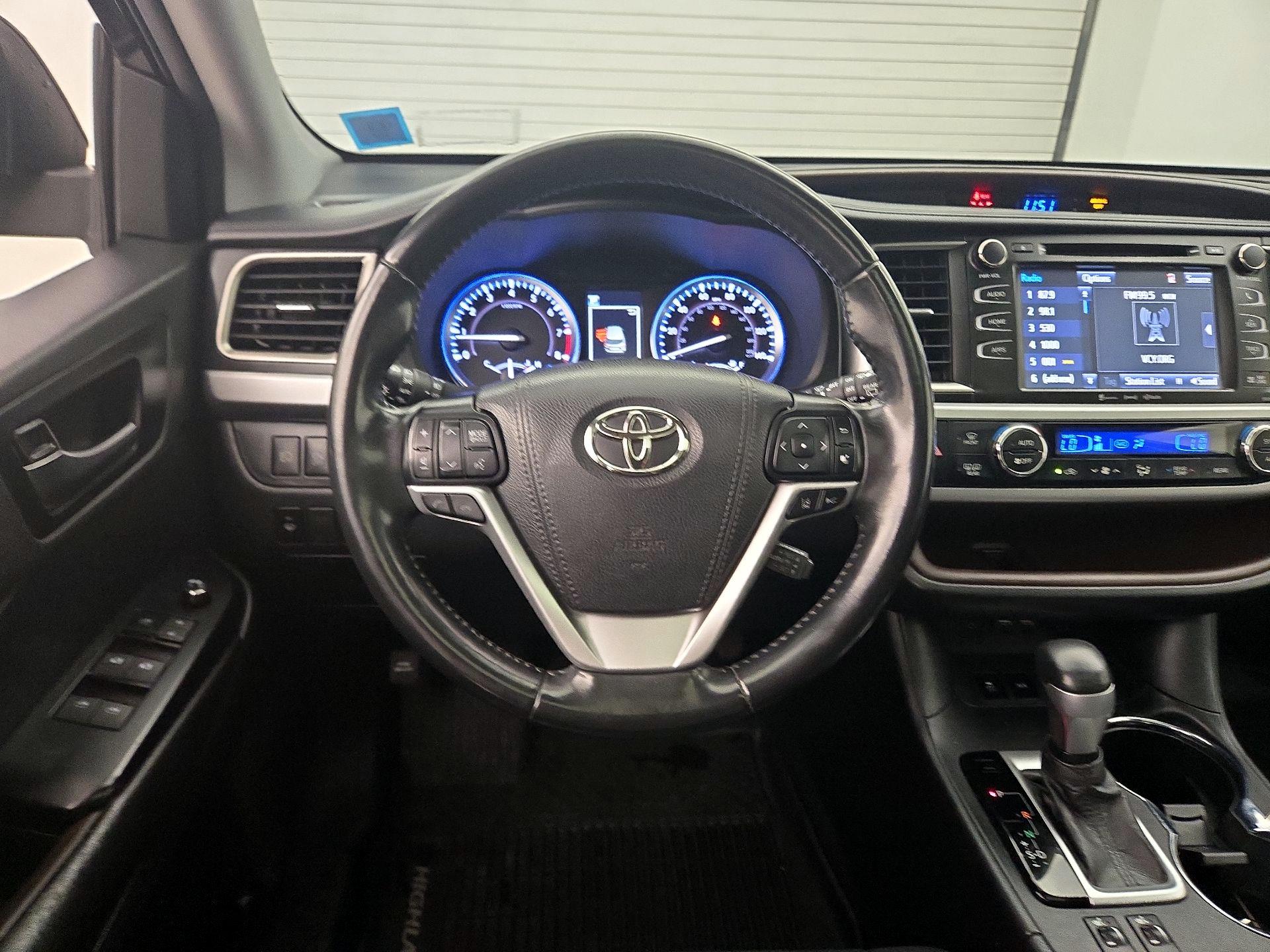 Thumbnail: 2019 Toyota Highlander - 10