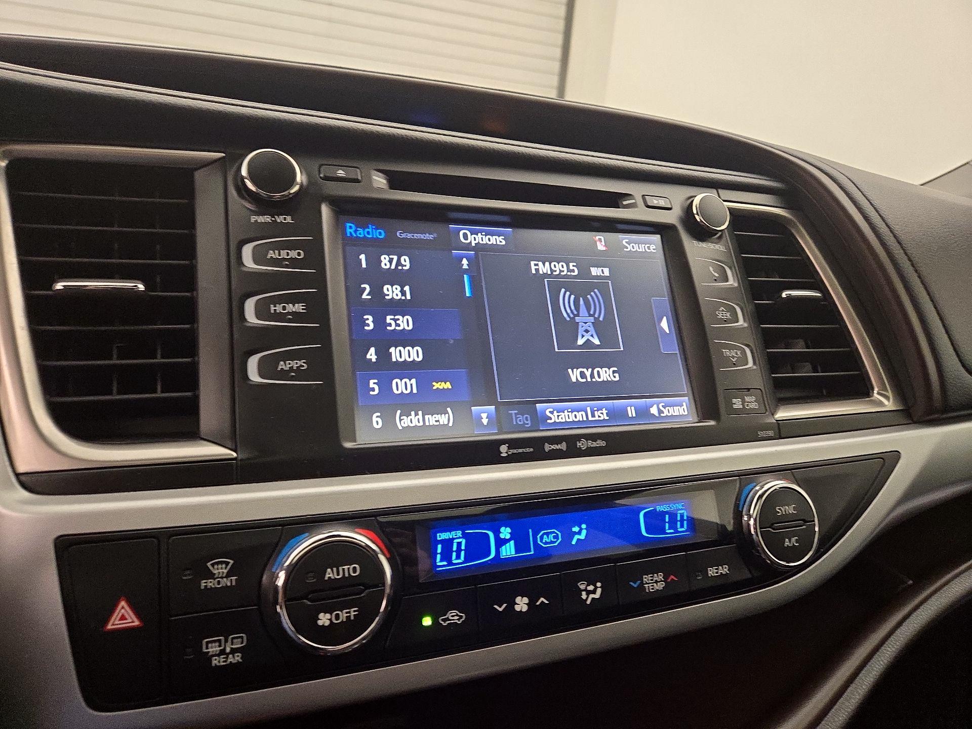 Thumbnail: 2019 Toyota Highlander - 15