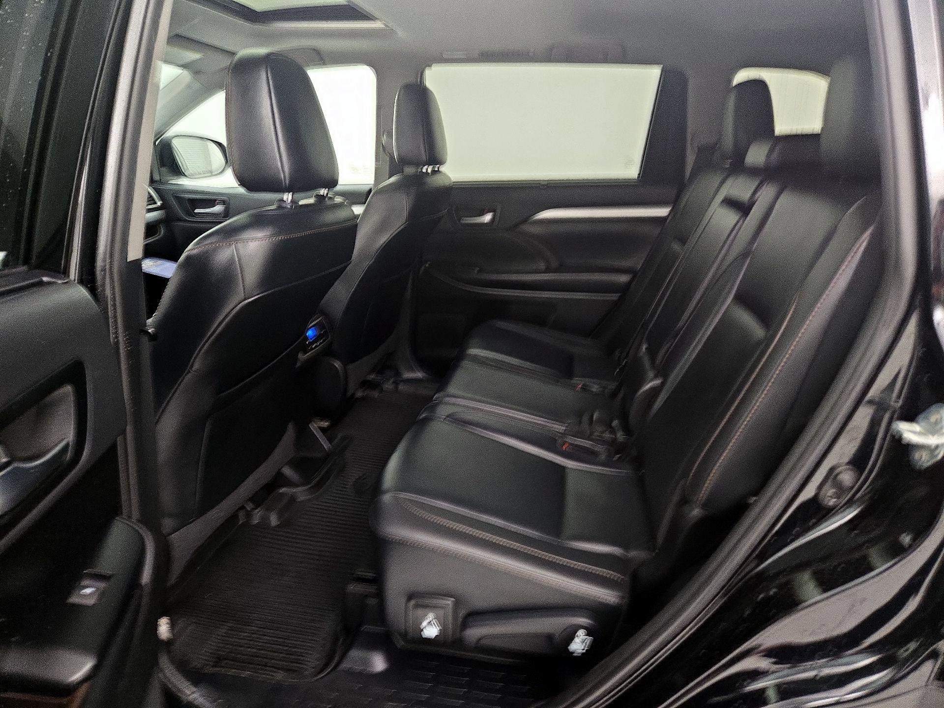 Thumbnail: 2019 Toyota Highlander - 20