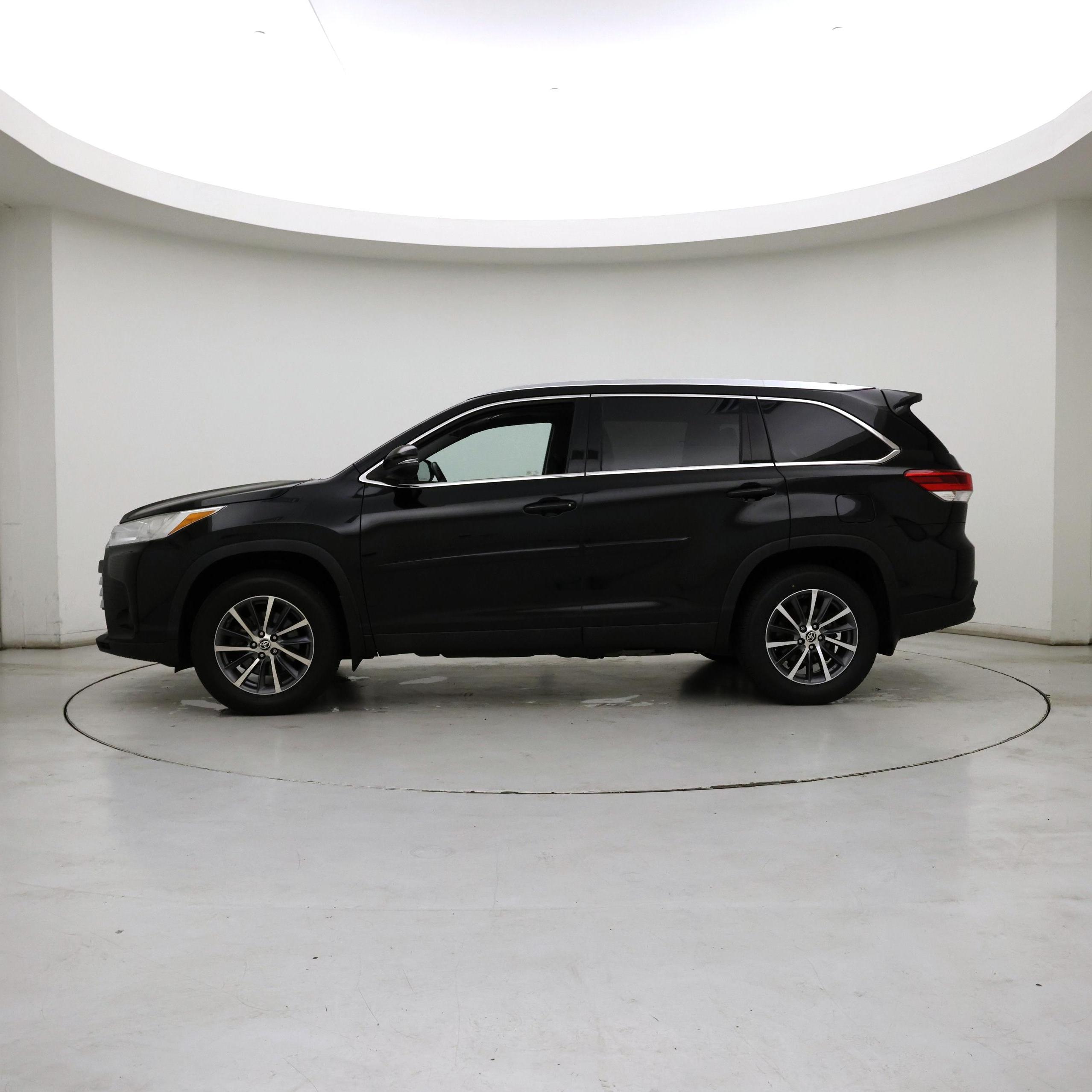 Thumbnail: 2019 Toyota Highlander - 3