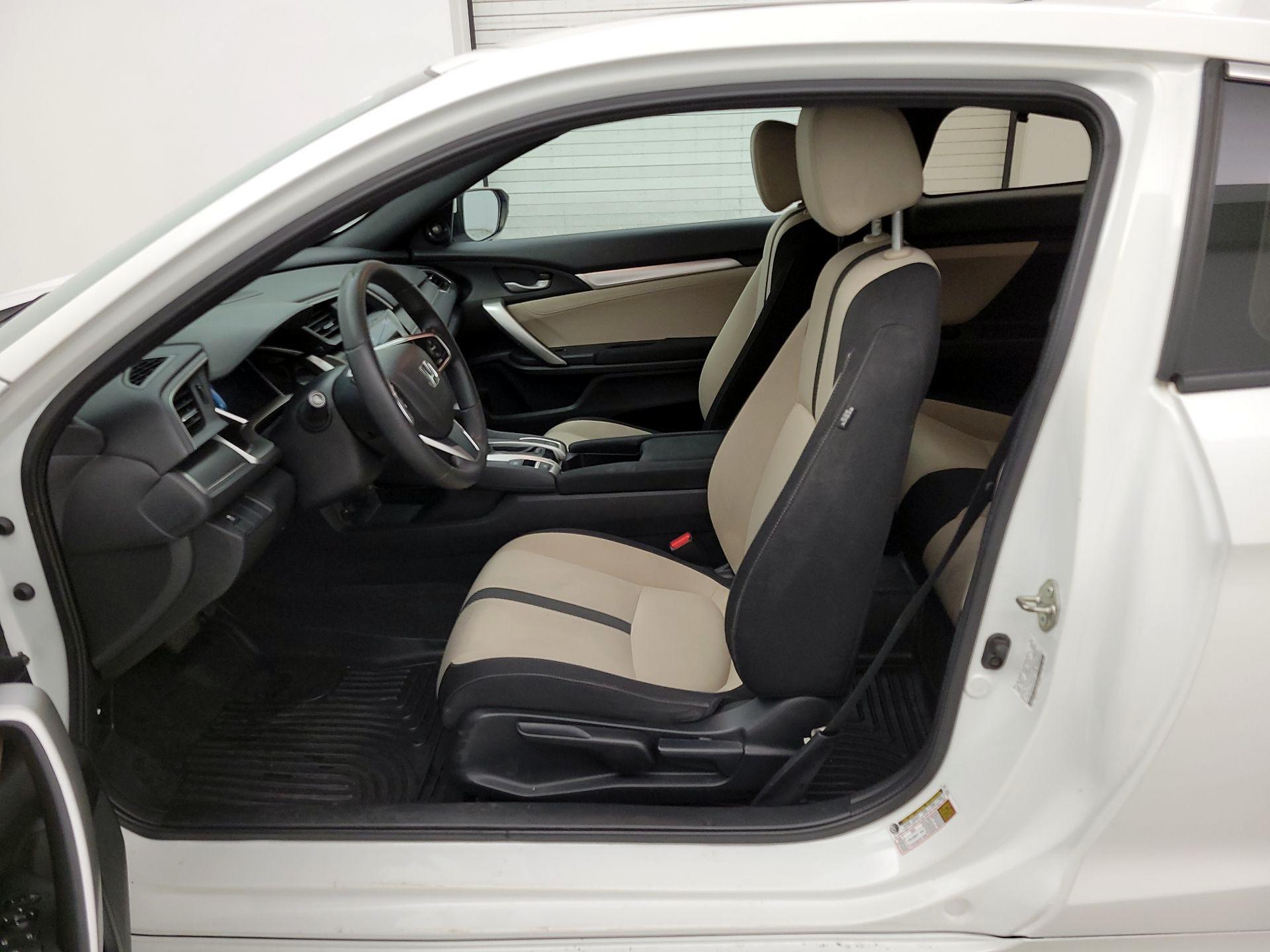 Thumbnail: 2016 Honda Civic - 11