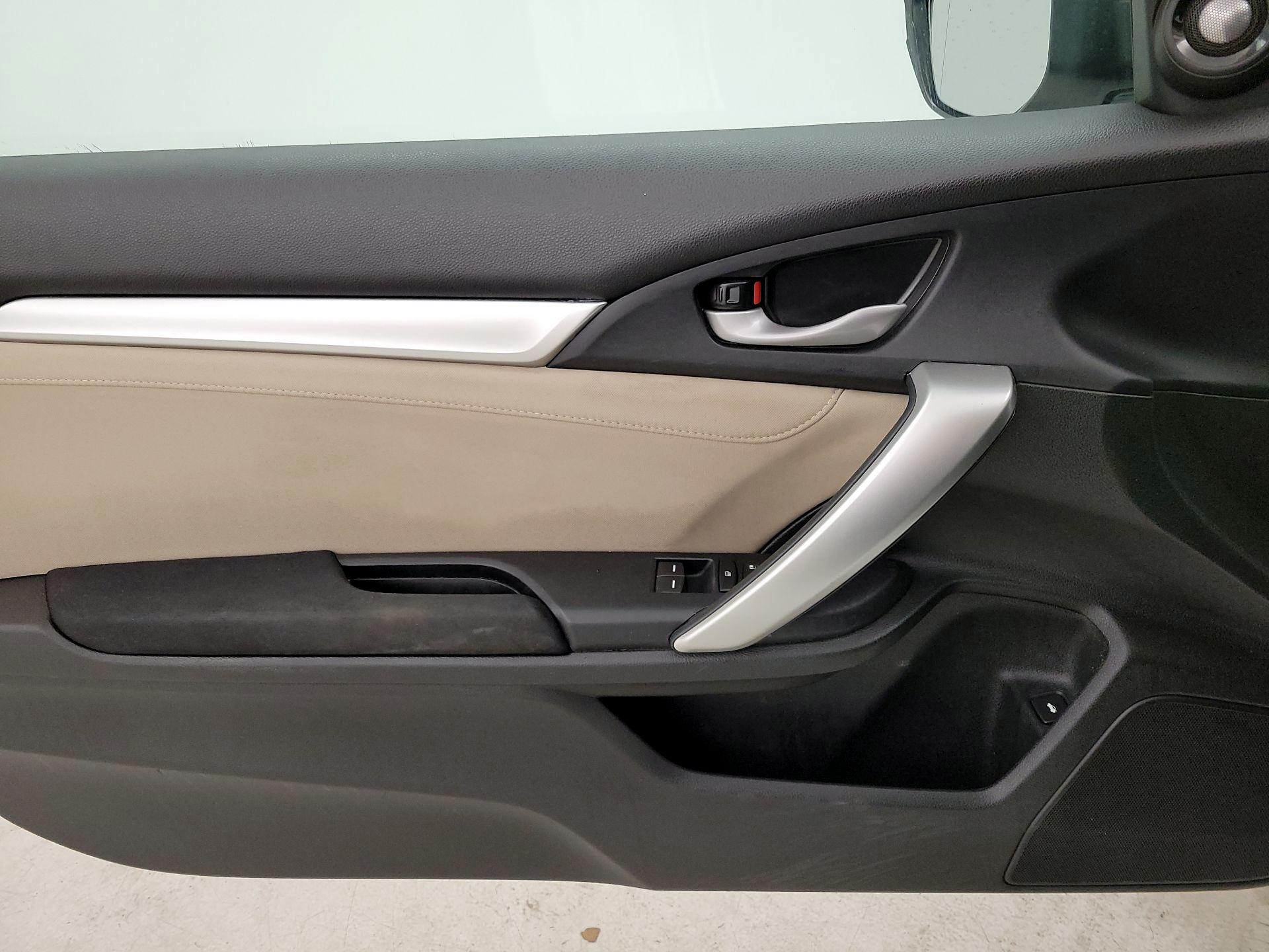 Thumbnail: 2016 Honda Civic - 12