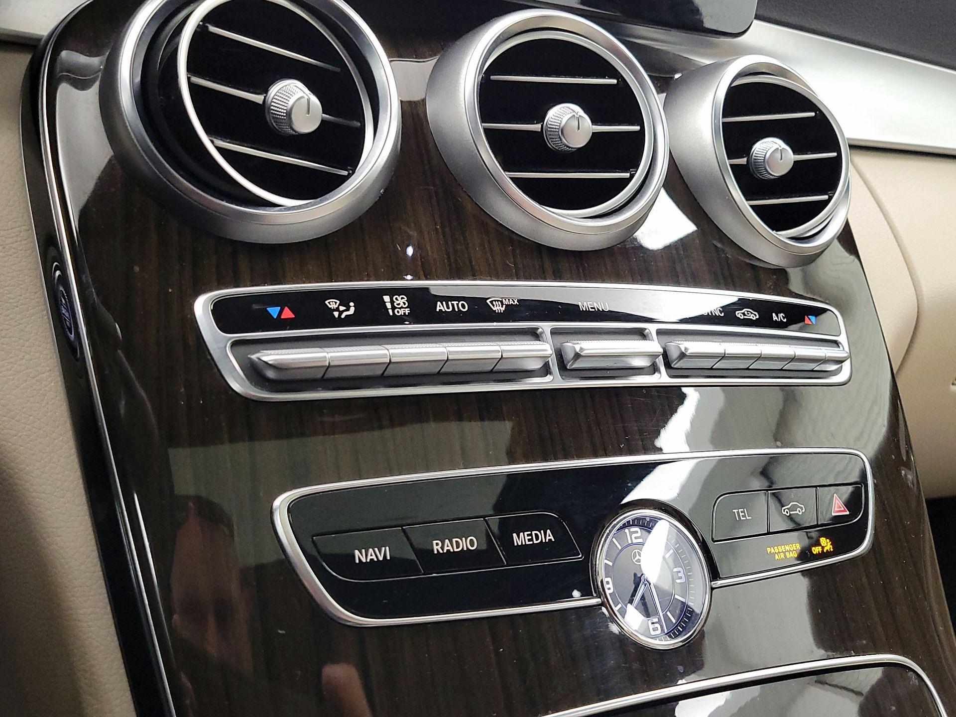 Thumbnail: 2019 Mercedes-Benz C-Class - 16