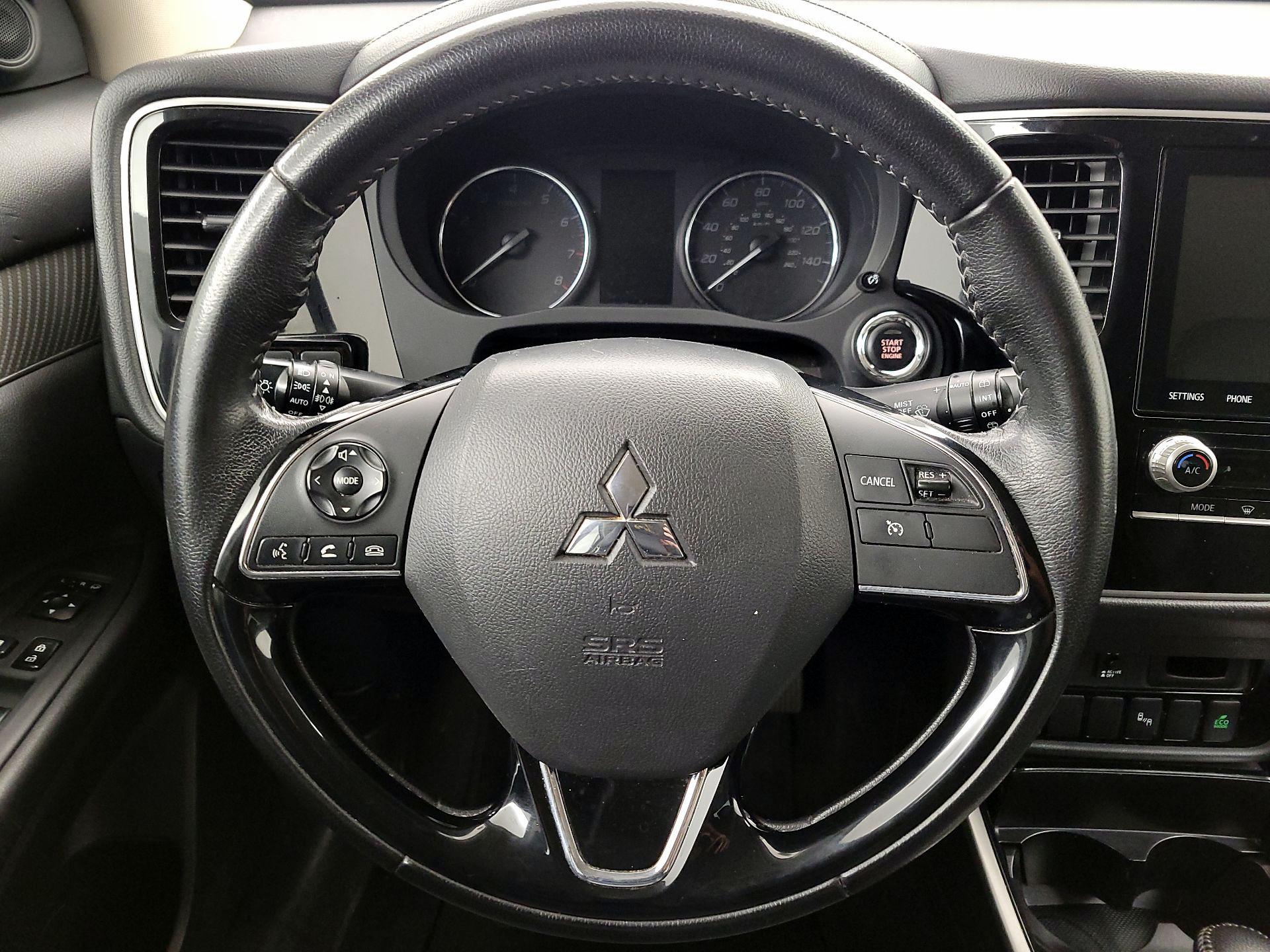 Thumbnail: 2020 Mitsubishi Outlander - 10