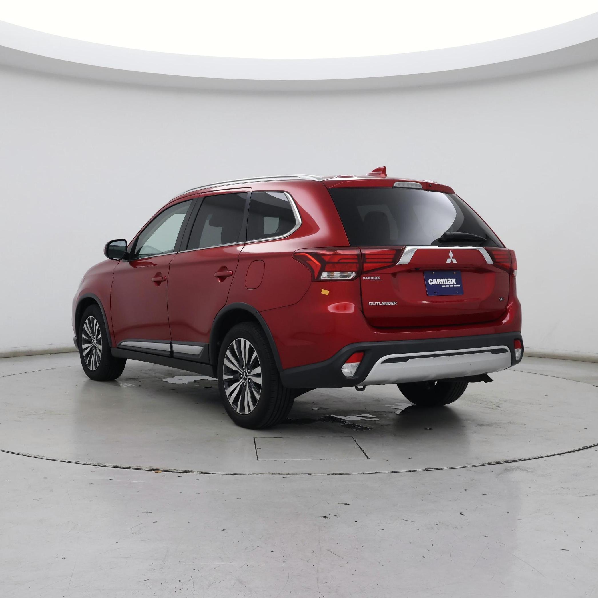 Thumbnail: 2020 Mitsubishi Outlander - 2