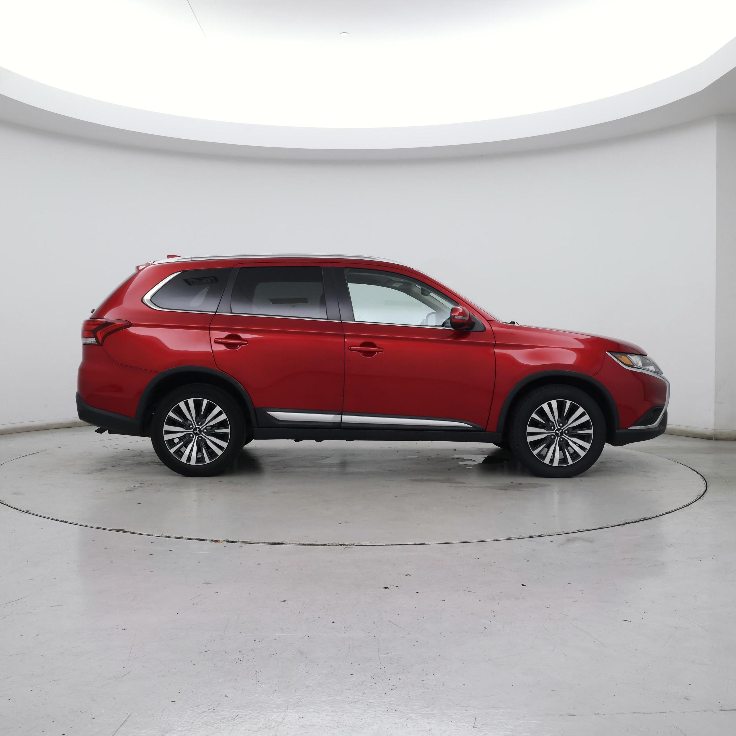 Thumbnail: 2020 Mitsubishi Outlander - 7