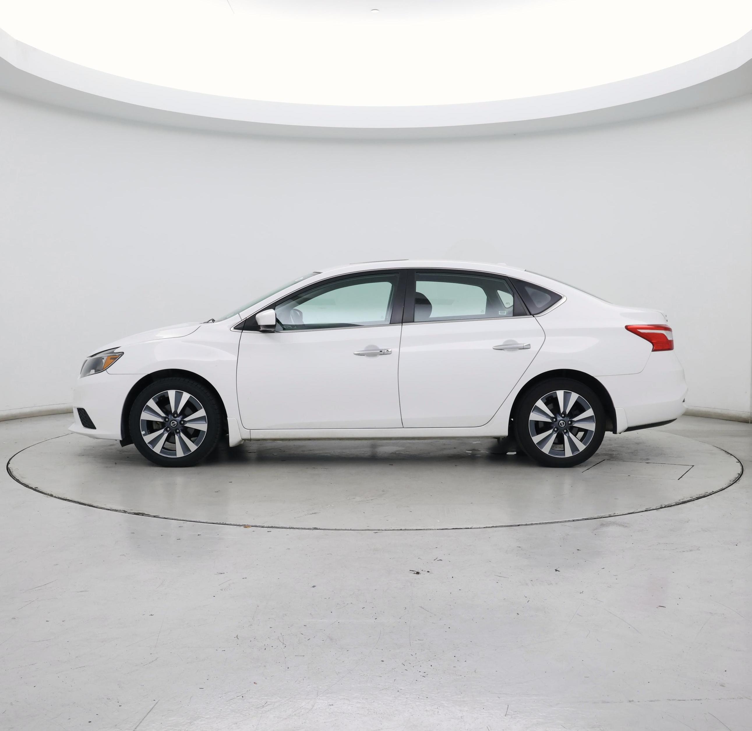 Thumbnail: 2019 Nissan Sentra - 3
