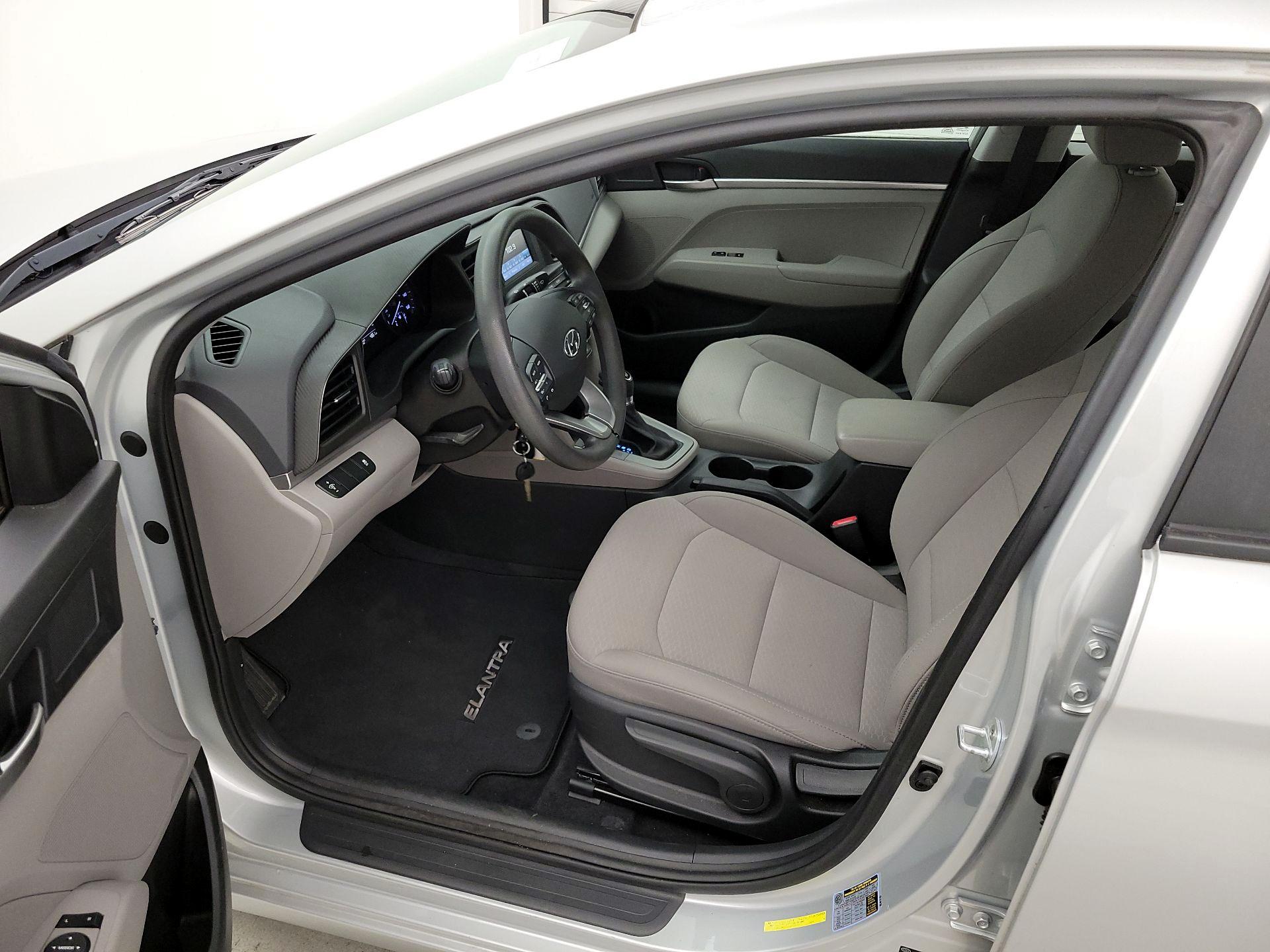 Thumbnail: 2019 Hyundai Elantra - 11