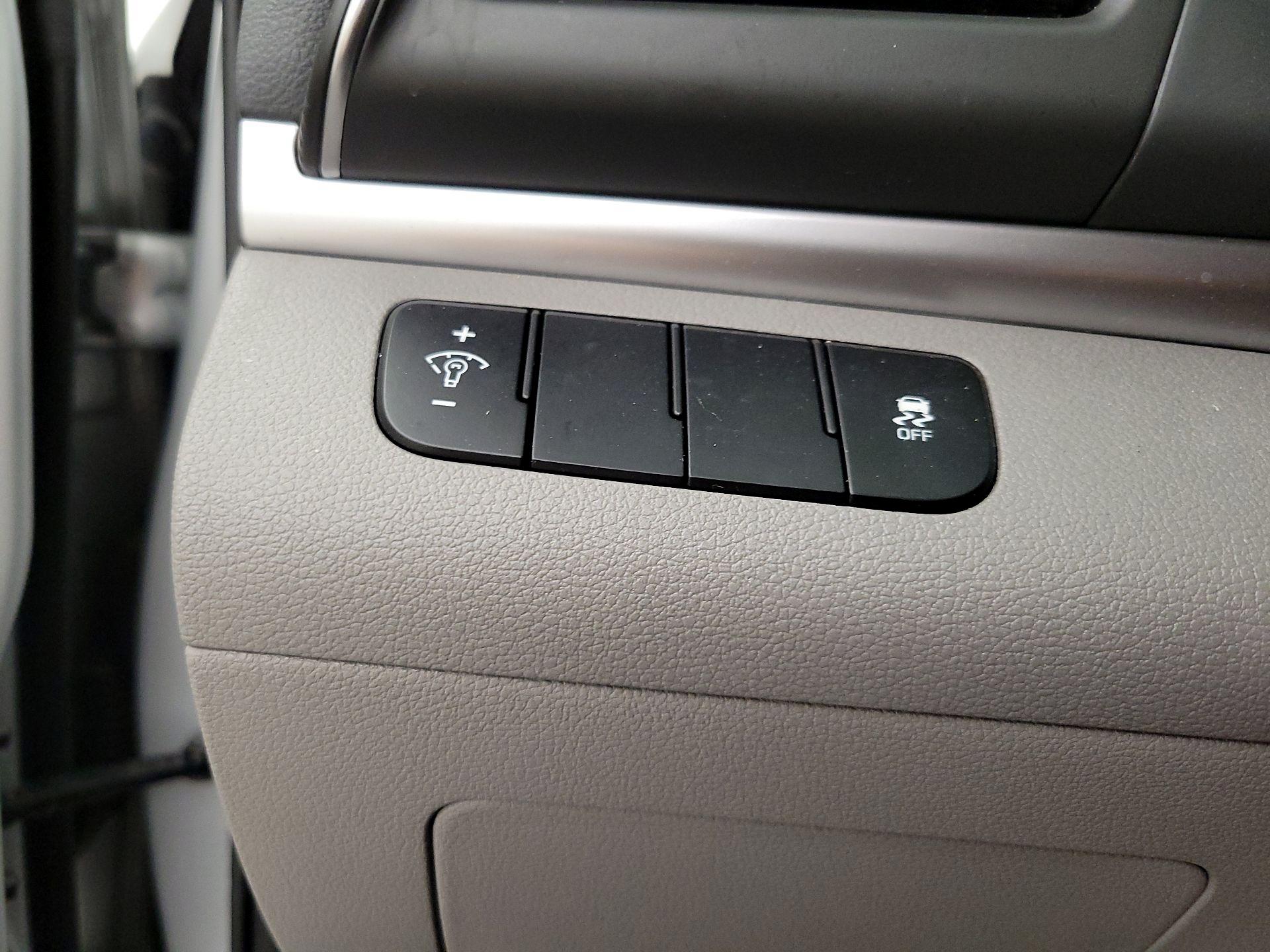Thumbnail: 2019 Hyundai Elantra - 13