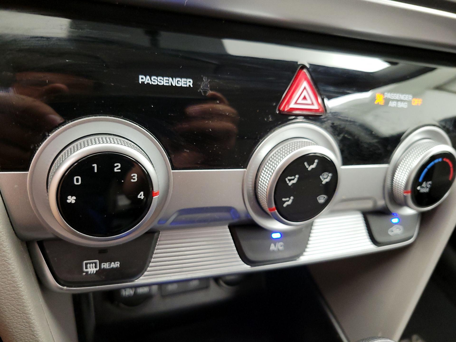 Thumbnail: 2019 Hyundai Elantra - 16