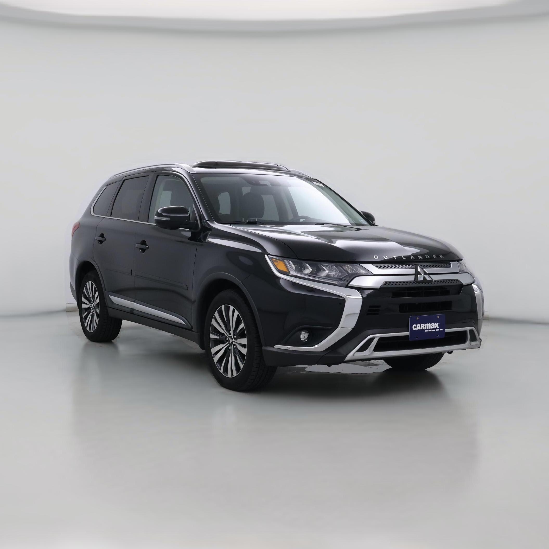 Thumbnail: 2019 Mitsubishi Outlander - 1