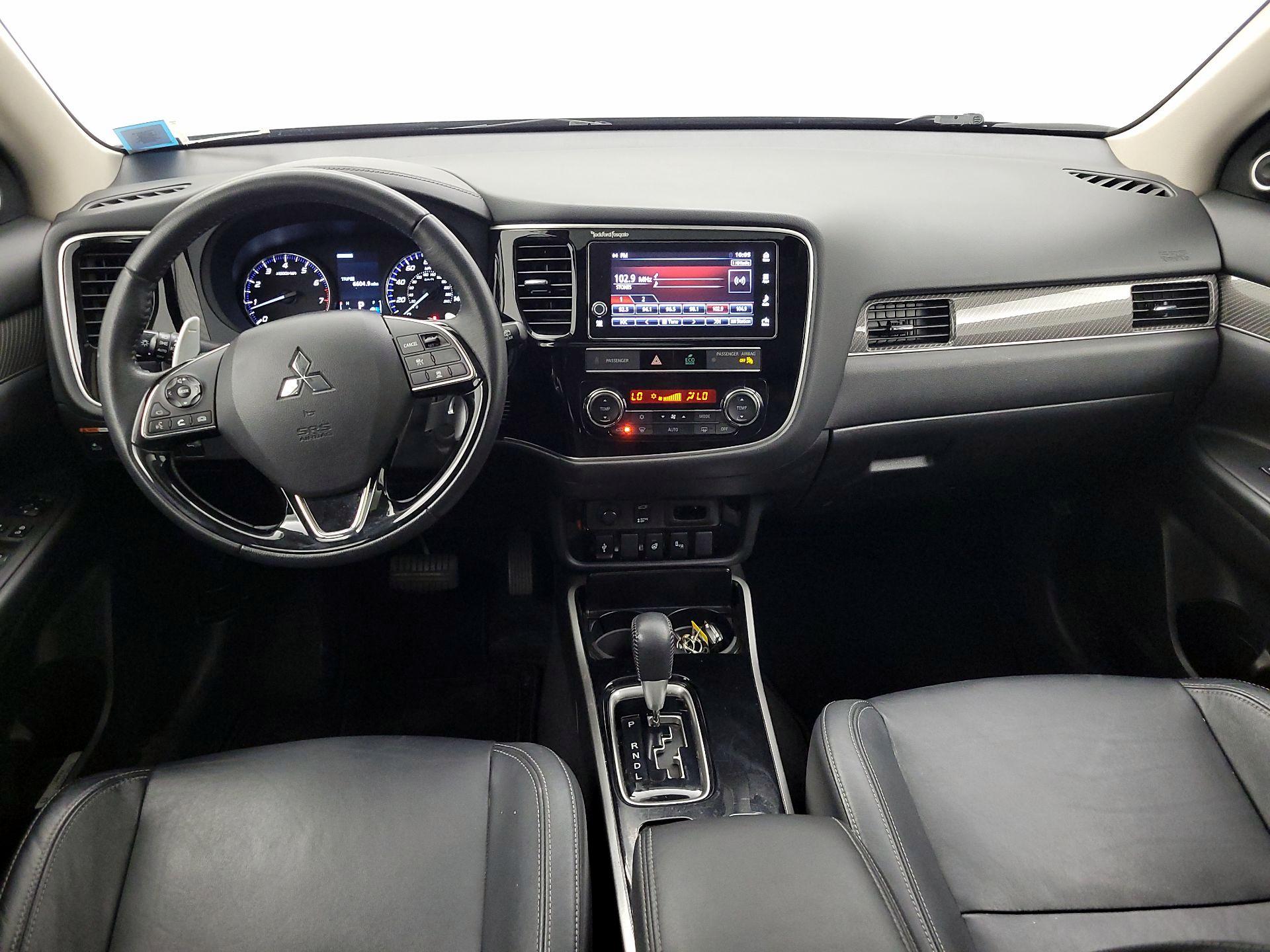 Thumbnail: 2019 Mitsubishi Outlander - 9