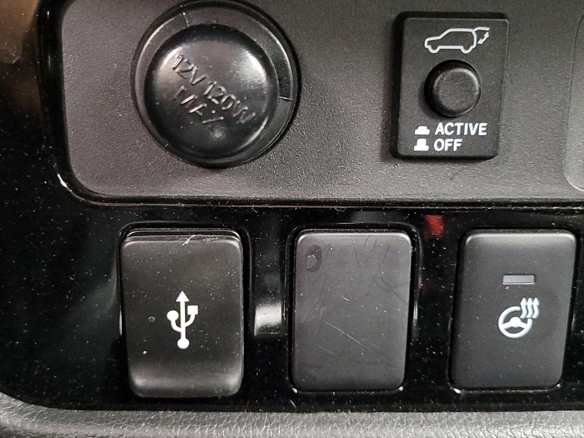 Thumbnail: 2019 Mitsubishi Outlander - 18
