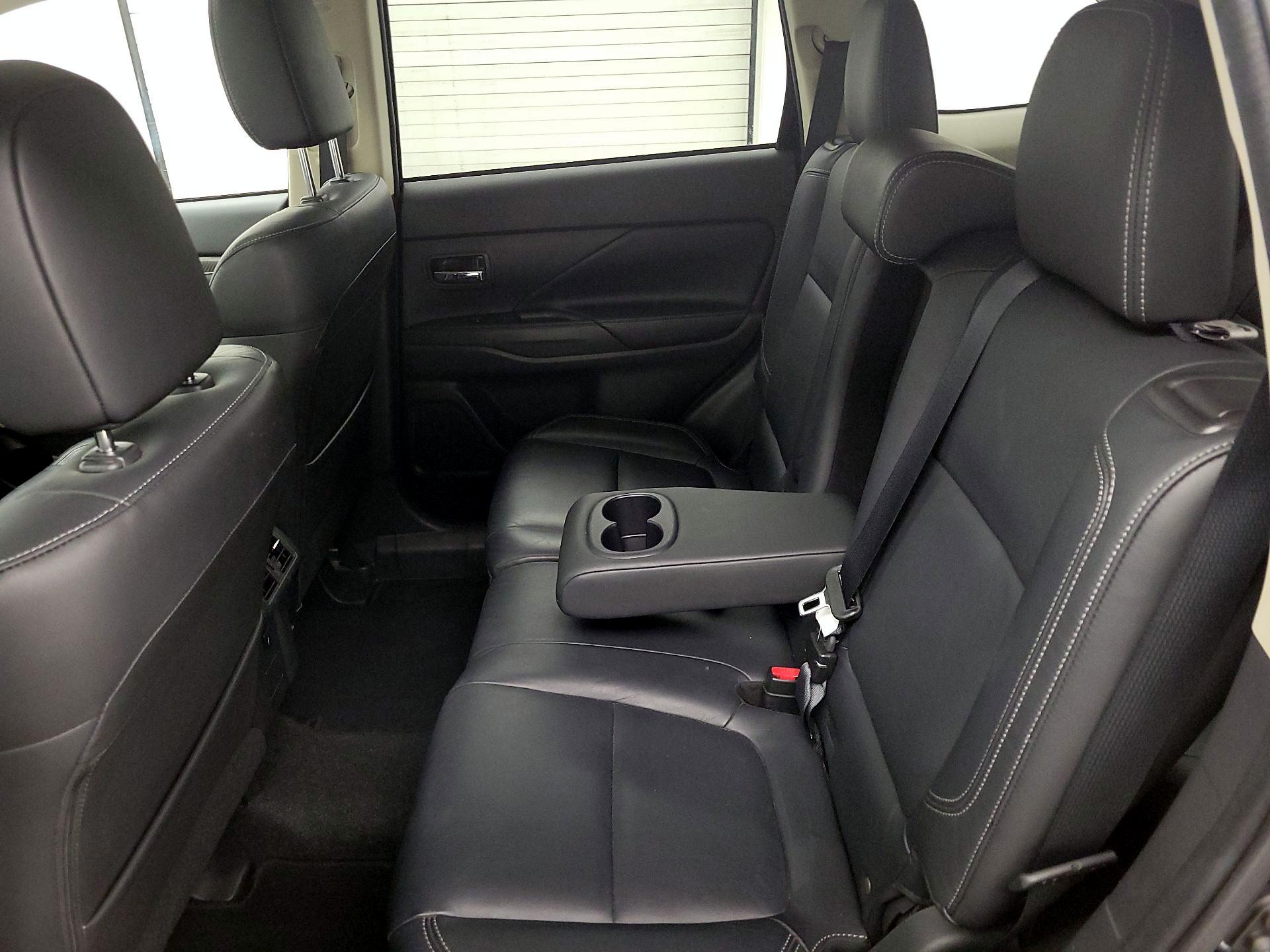 Thumbnail: 2019 Mitsubishi Outlander - 20