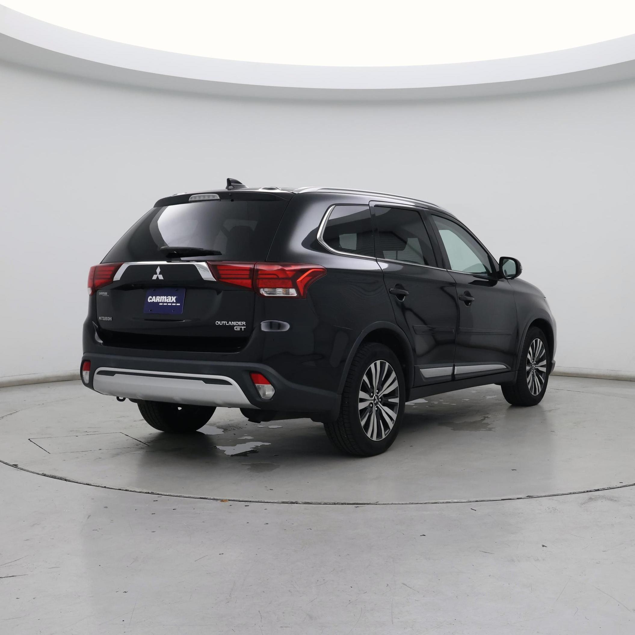 Thumbnail: 2019 Mitsubishi Outlander - 8
