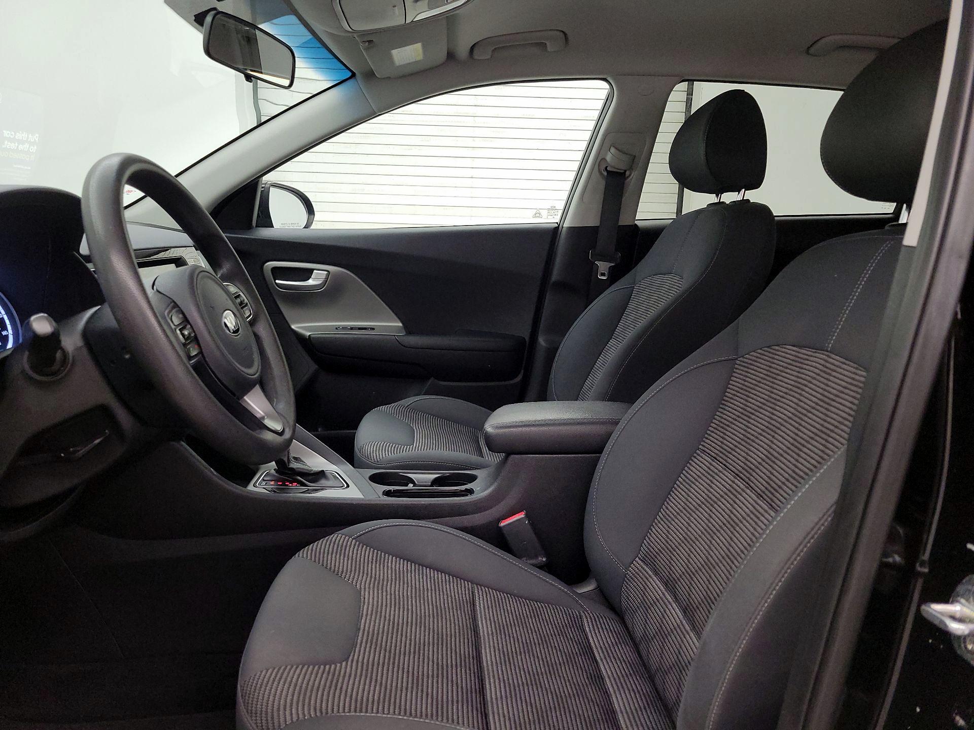 Thumbnail: 2018 Kia Niro - 11
