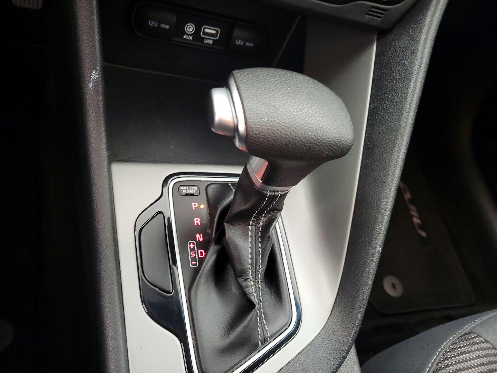 Thumbnail: 2018 Kia Niro - 17